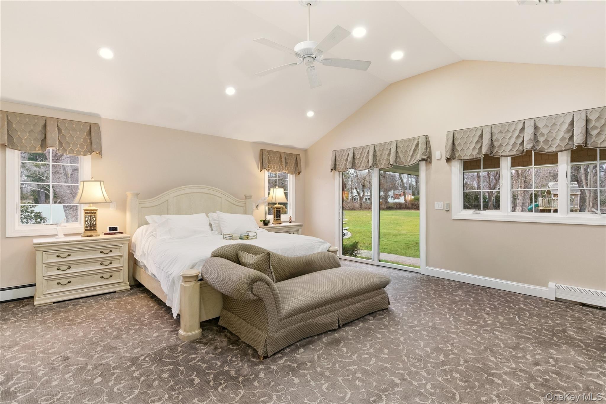 23 Astro Place, Dix Hills, NY 11746