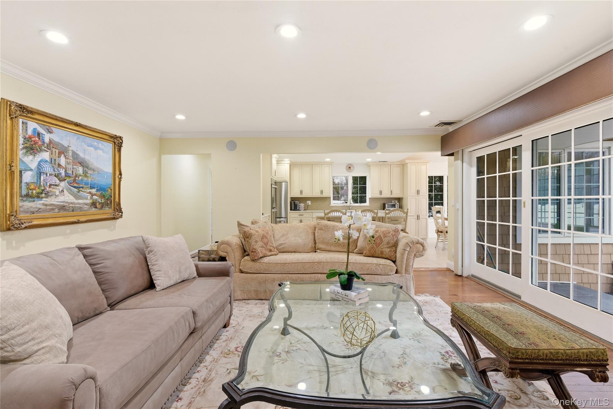 23 Astro Place, Dix Hills, NY 11746