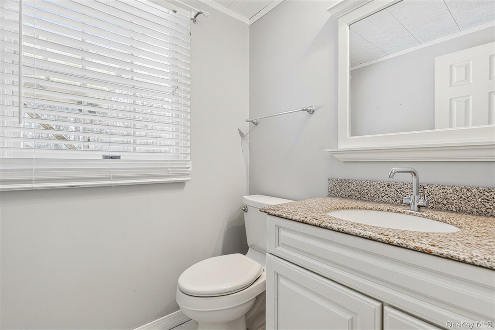 21 Foreston Circle, Manorville, NY 11949