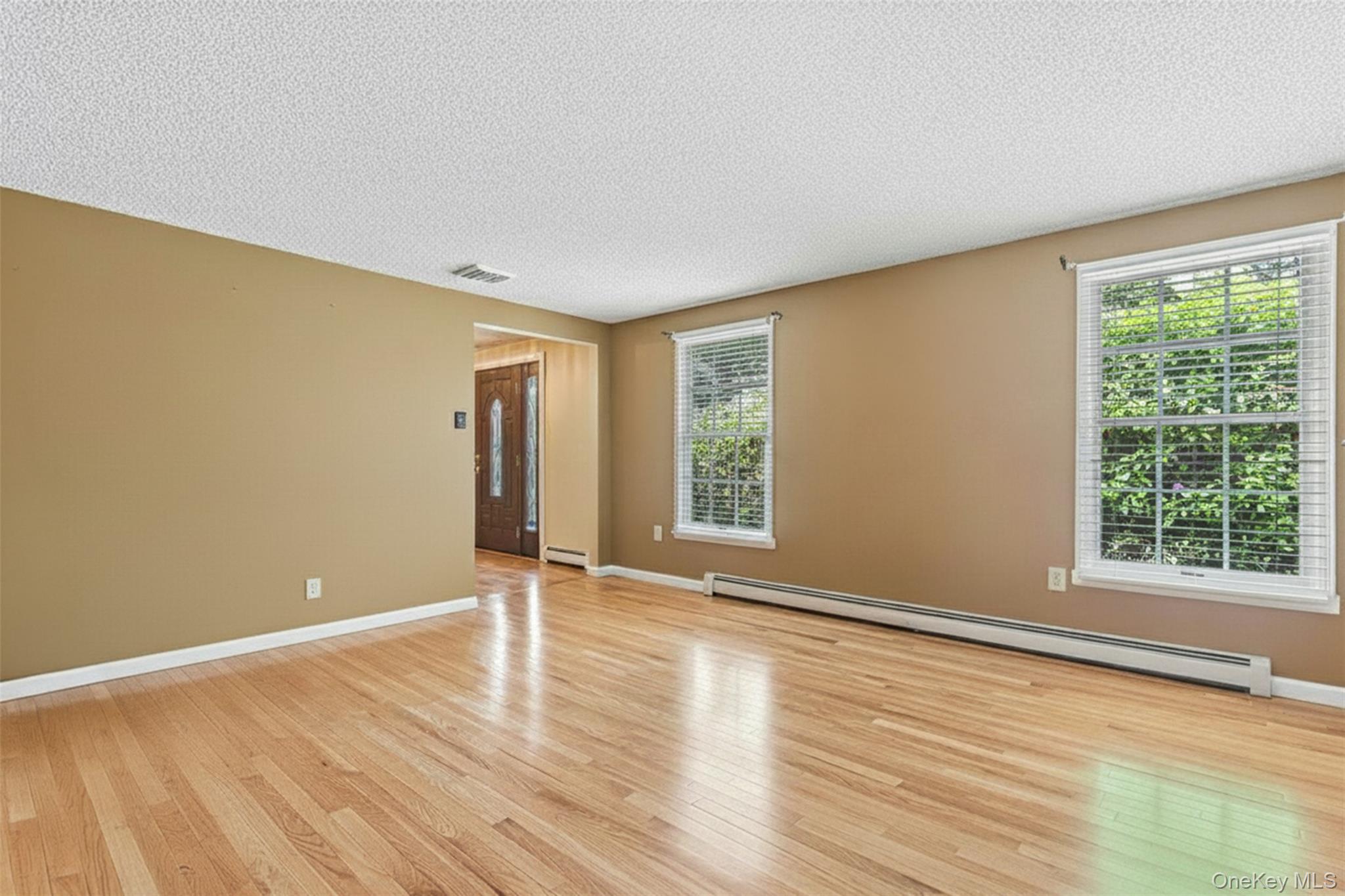 21 Foreston Circle, Manorville, NY 11949