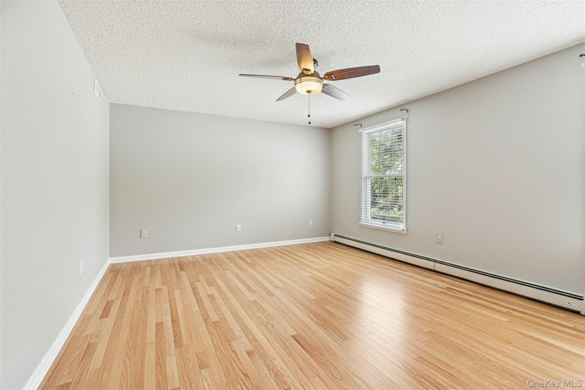 21 Foreston Circle, Manorville, NY 11949