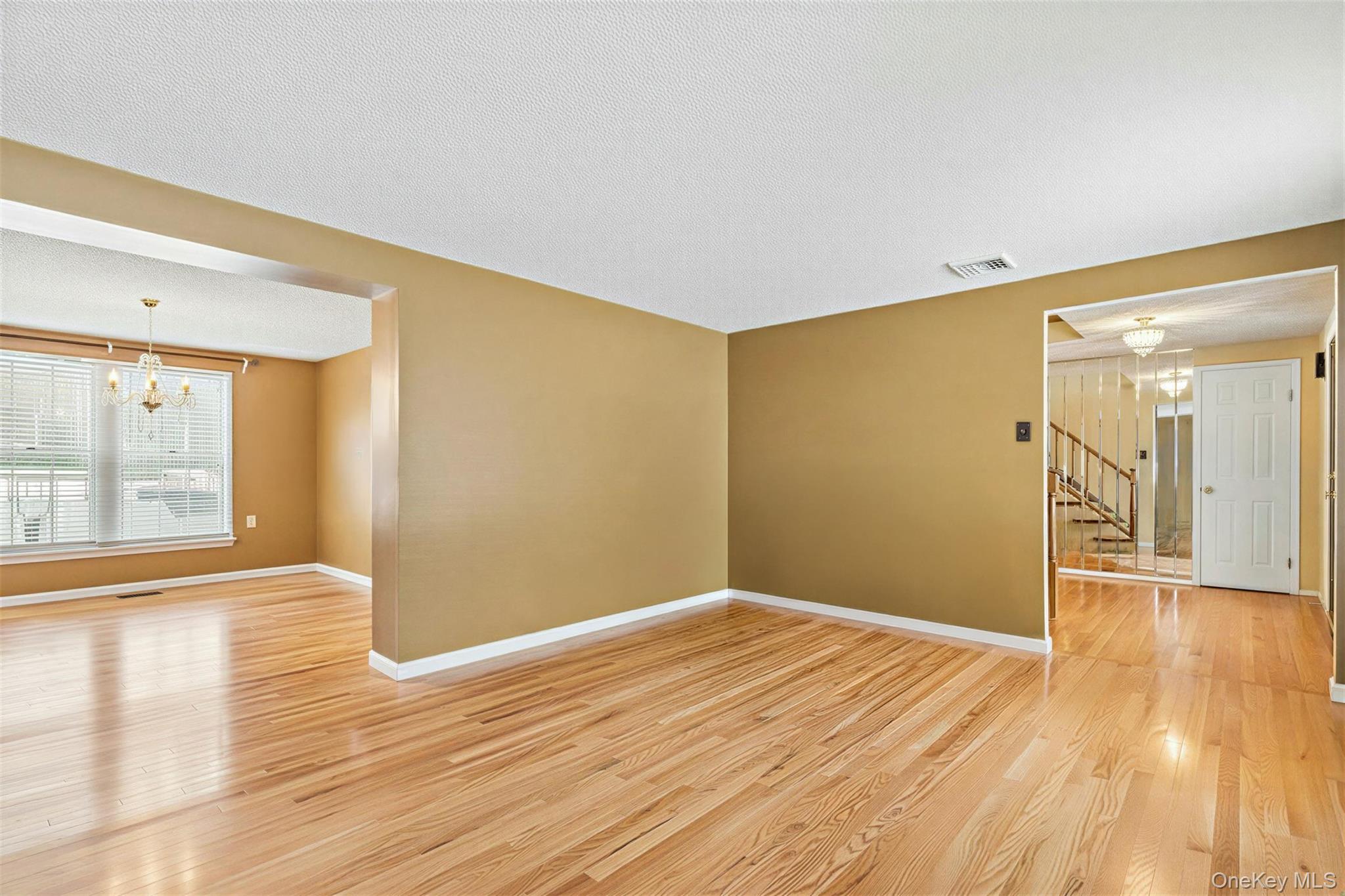 21 Foreston Circle, Manorville, NY 11949