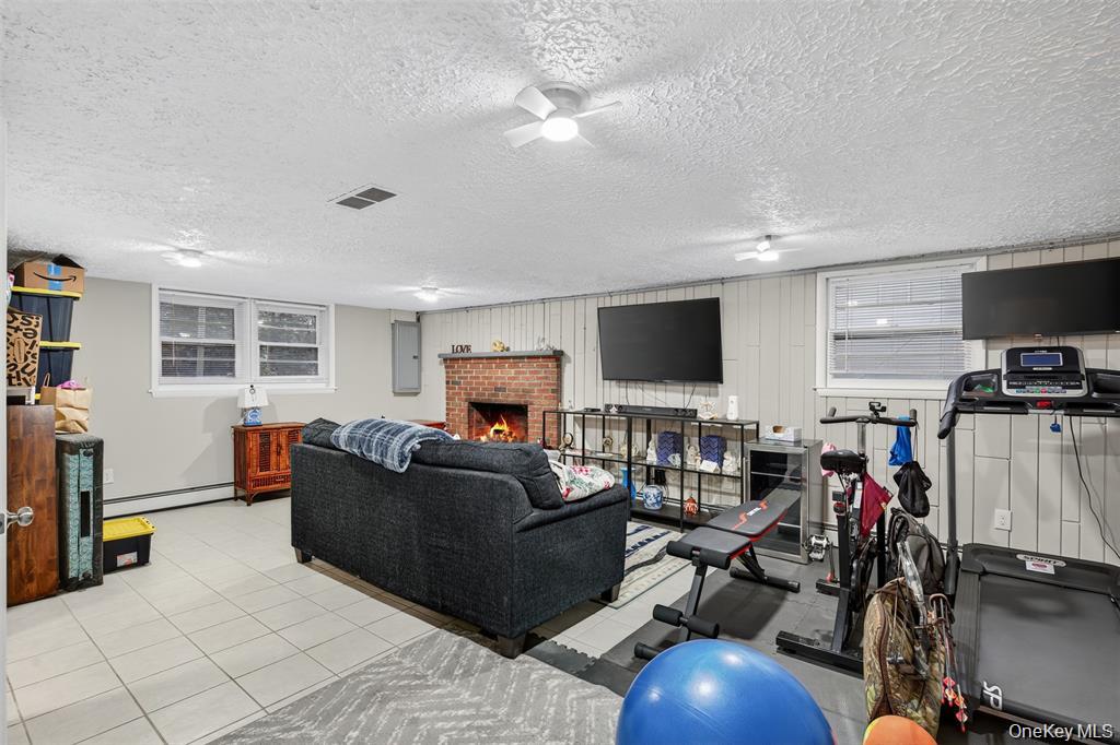 91 Velie Road, Lagrangeville, NY 12540