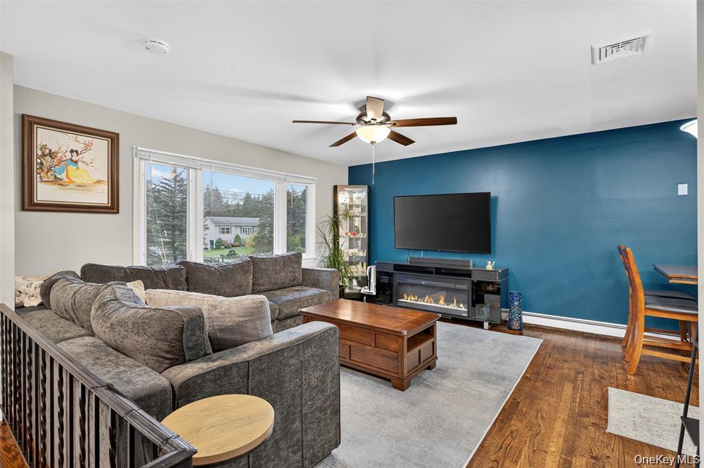 91 Velie Road, Lagrangeville, NY 12540