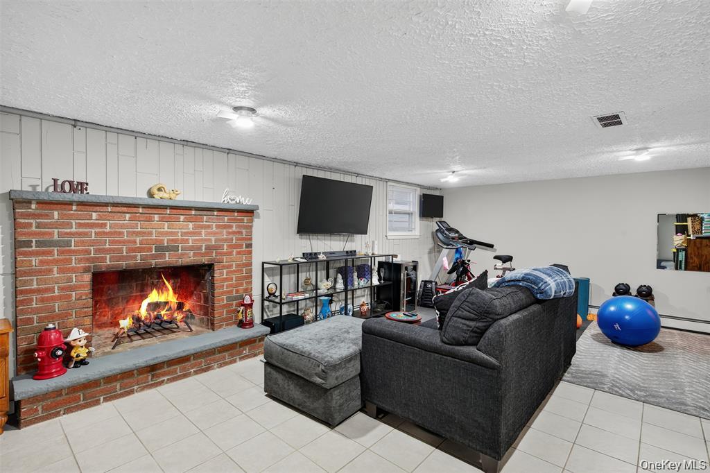 91 Velie Road, Lagrangeville, NY 12540