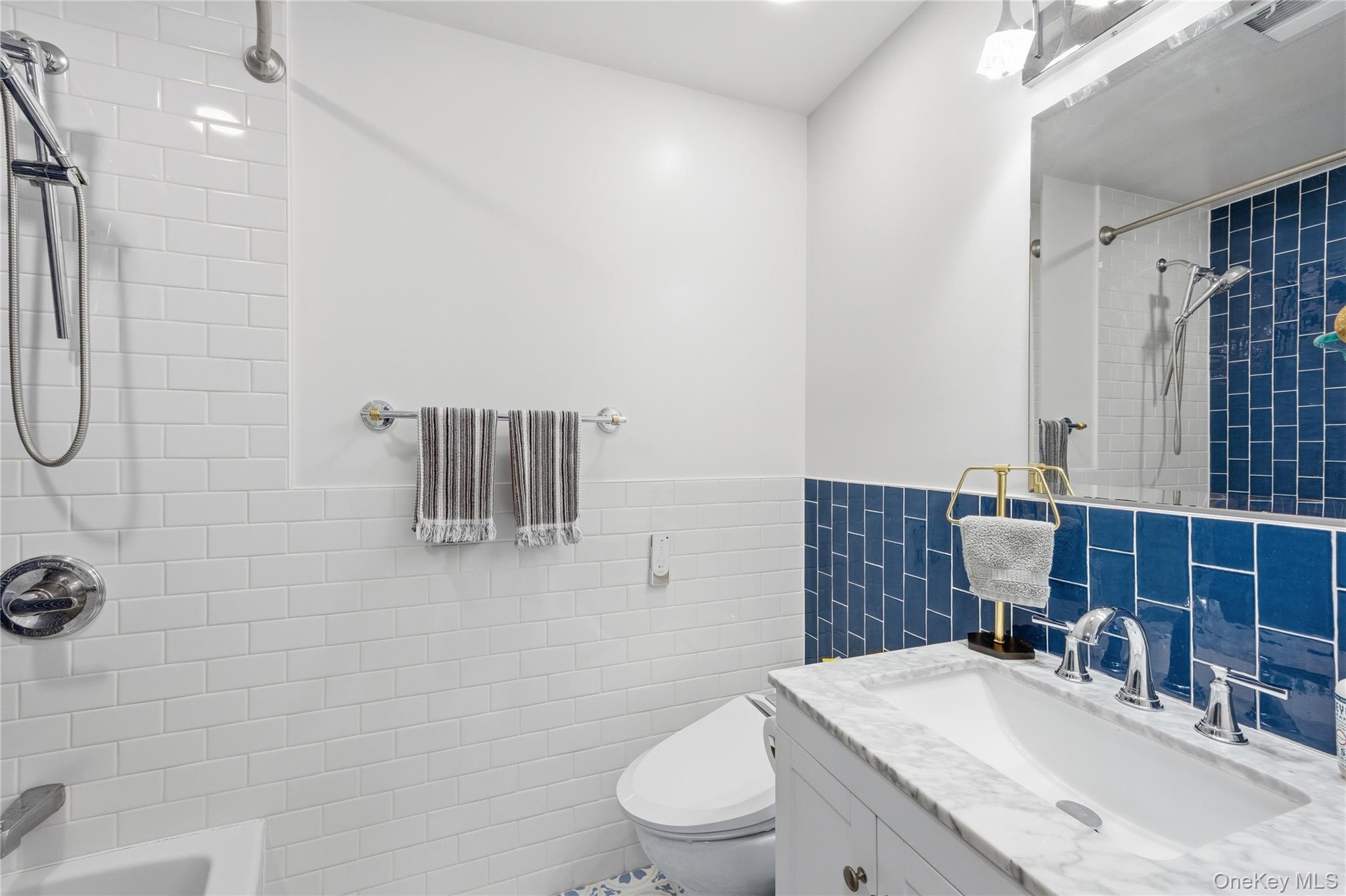 63 Acorn Ponds Drive, Roslyn, NY 11576