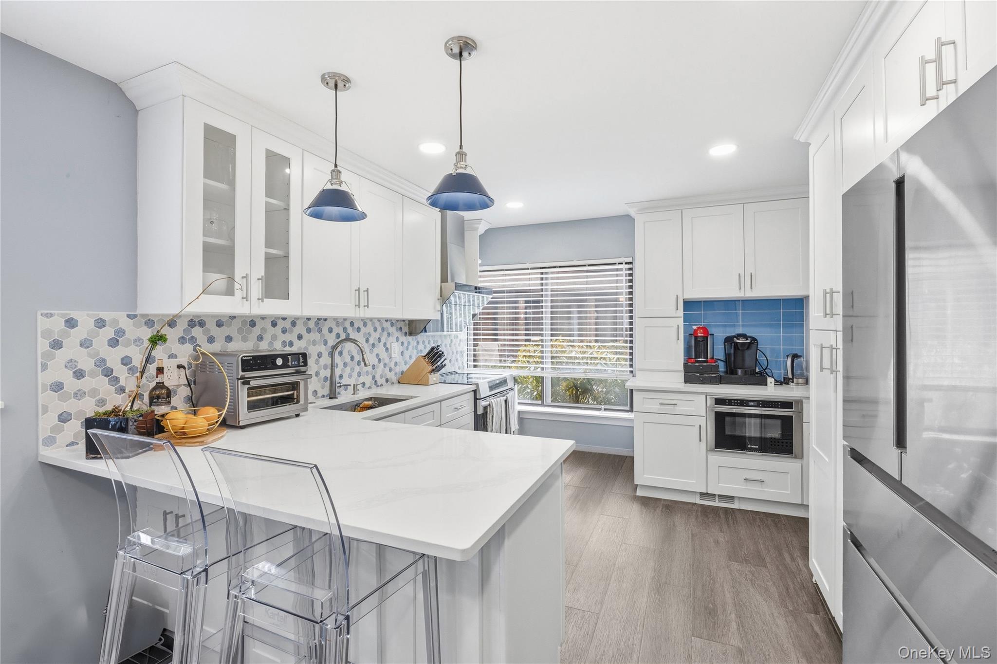 63 Acorn Ponds Drive, Roslyn, NY 11576