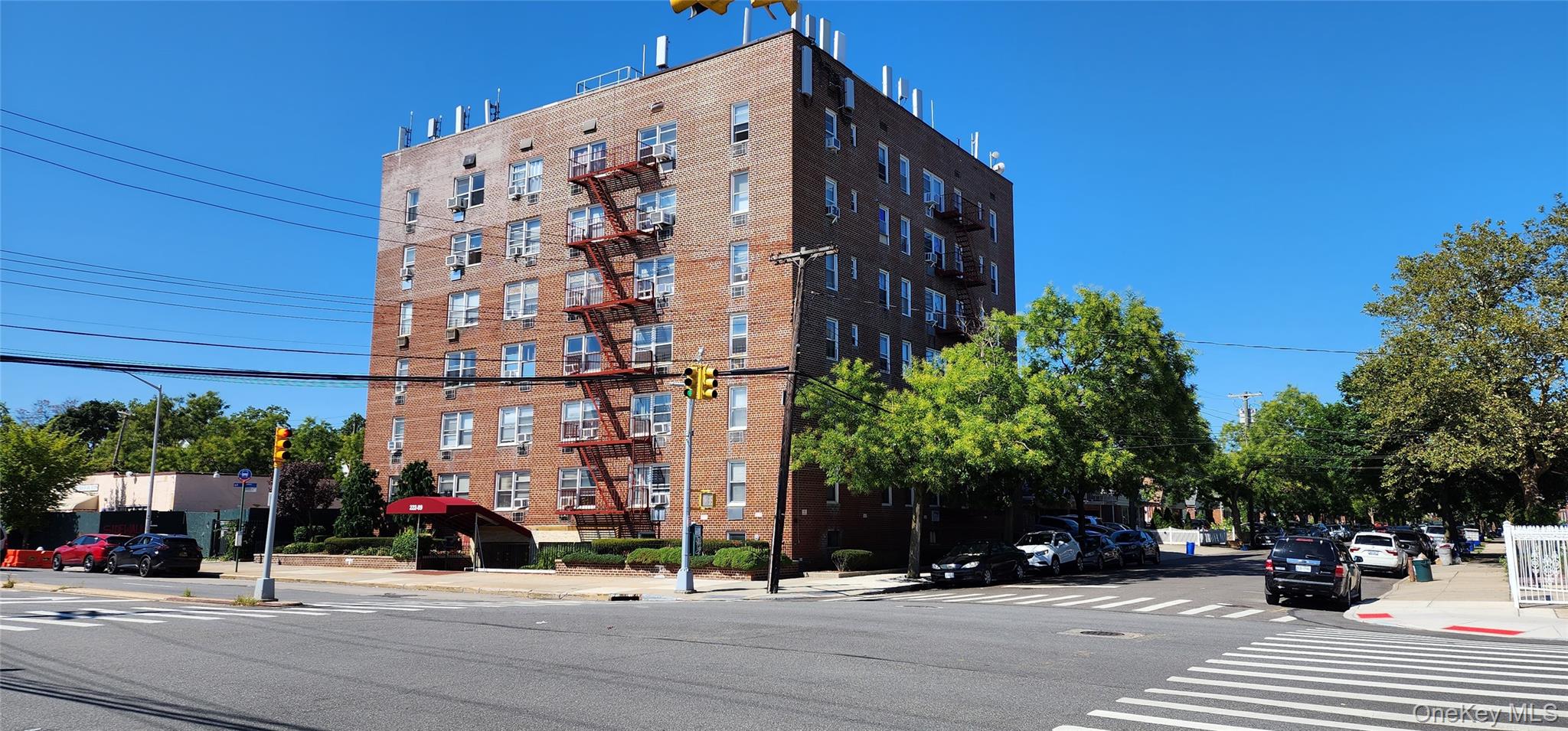 222-89 Braddock Ave # 3-D, Bellerose, NY 11428