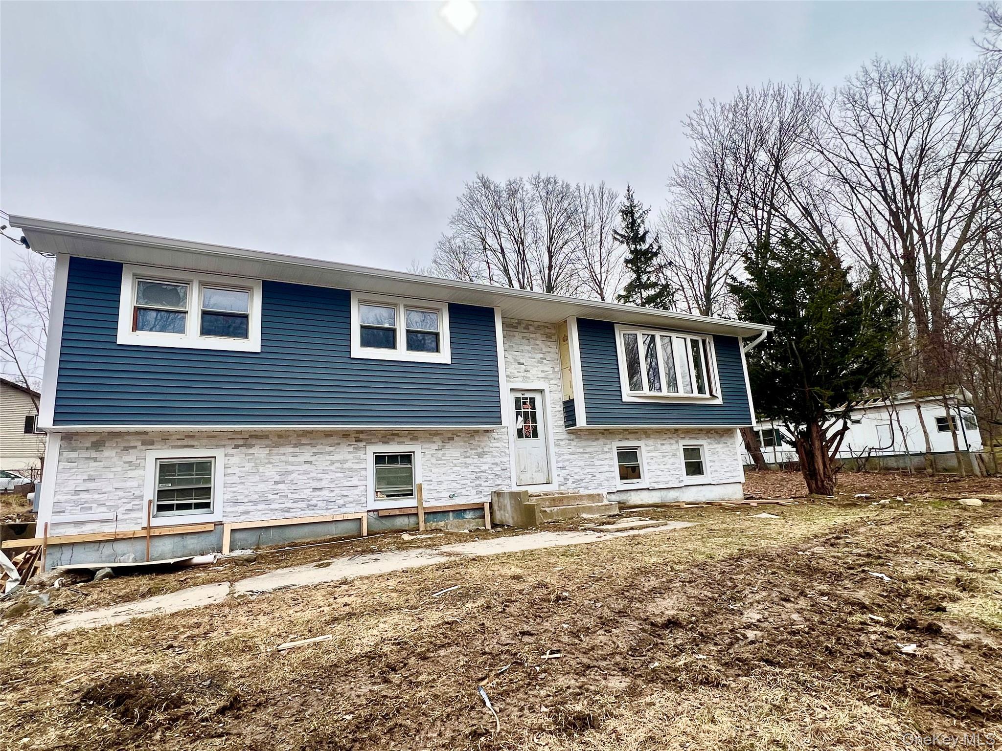 37 California Drive, Middletown, NY 10940