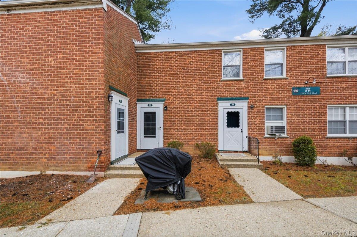 186 Pine Wood # 56, Hartsdale, NY 10530