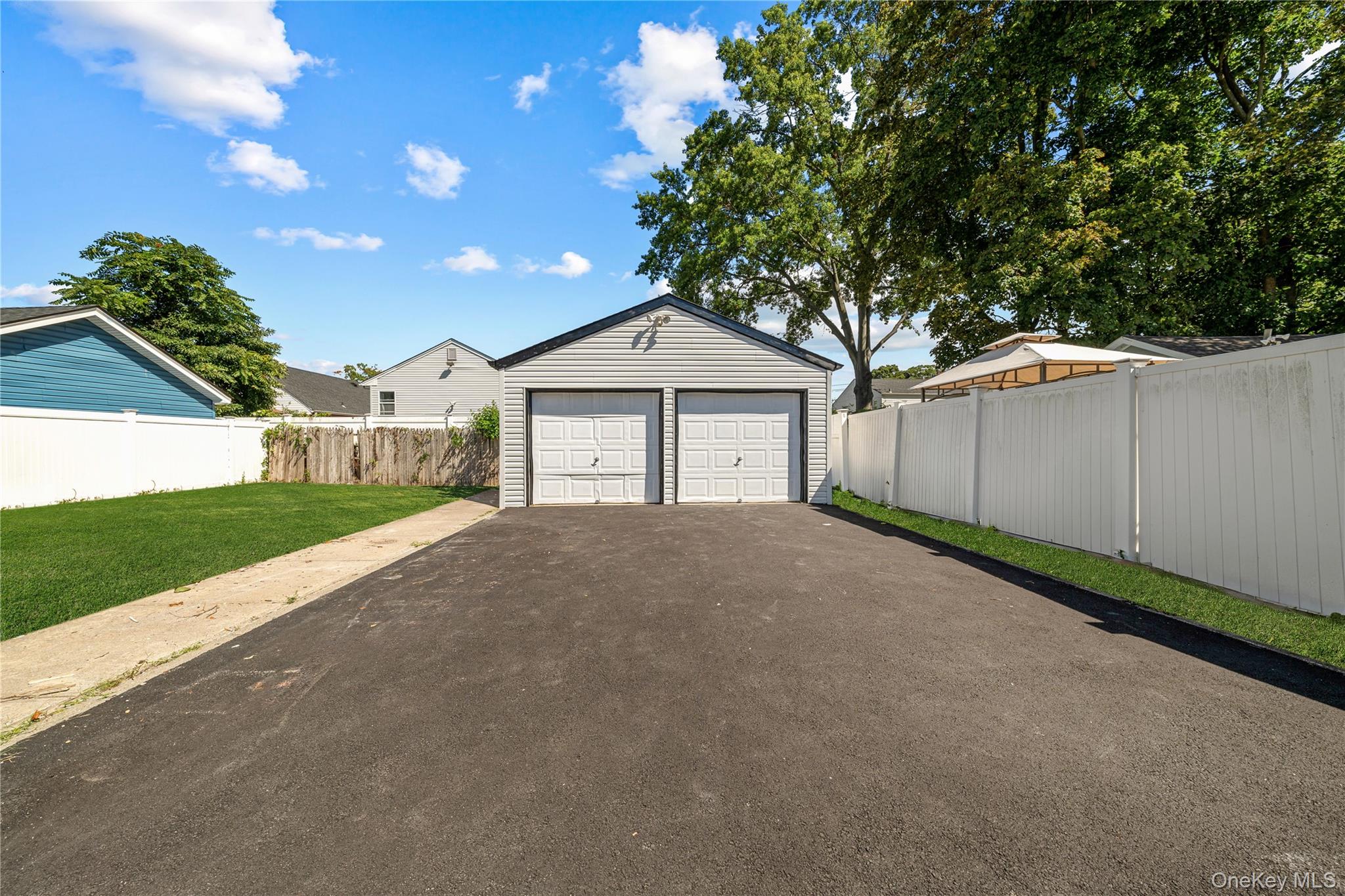 87 Parsons Drive, Hempstead, NY 11550