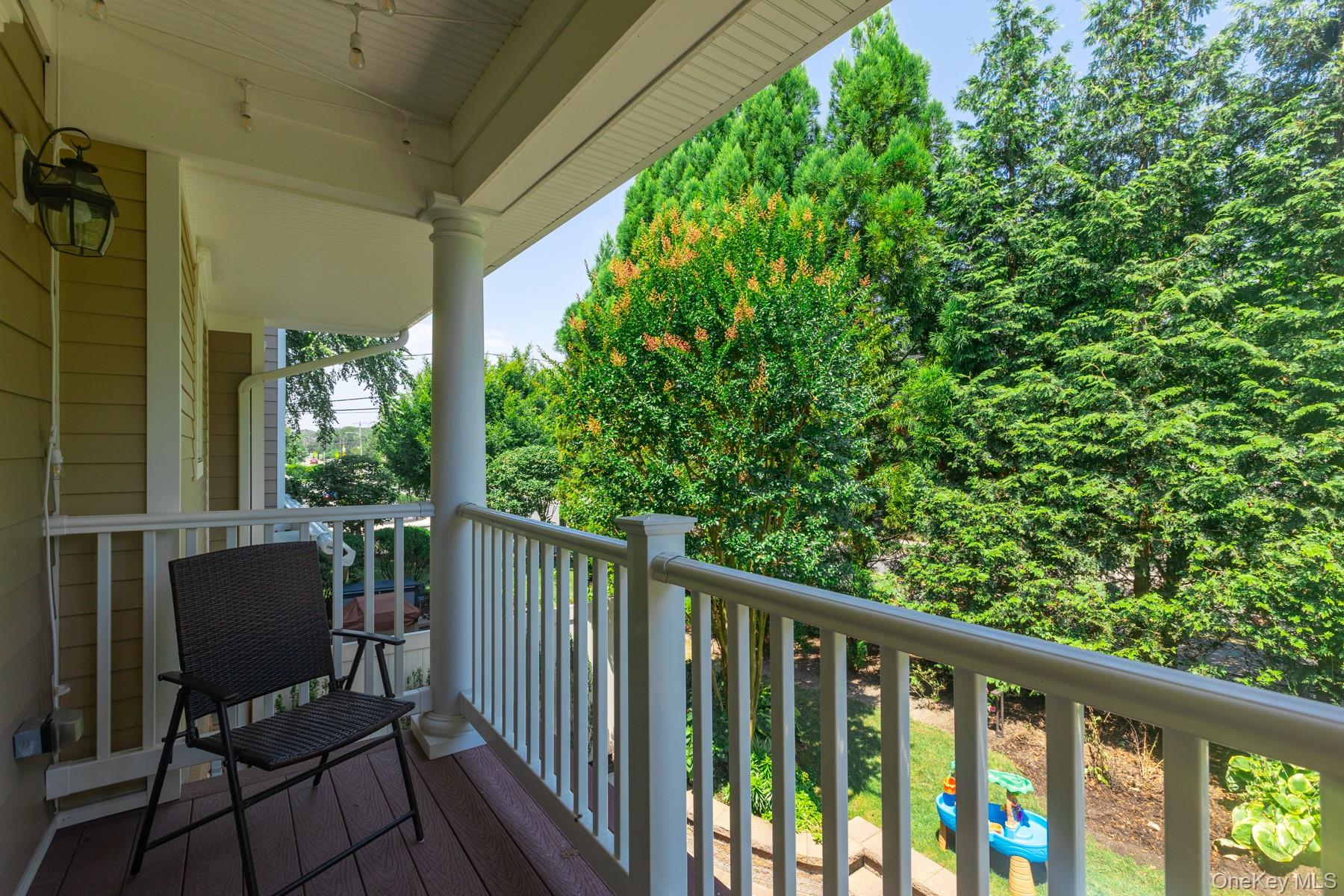 5 Rosebud Lane, Babylon, NY 11702