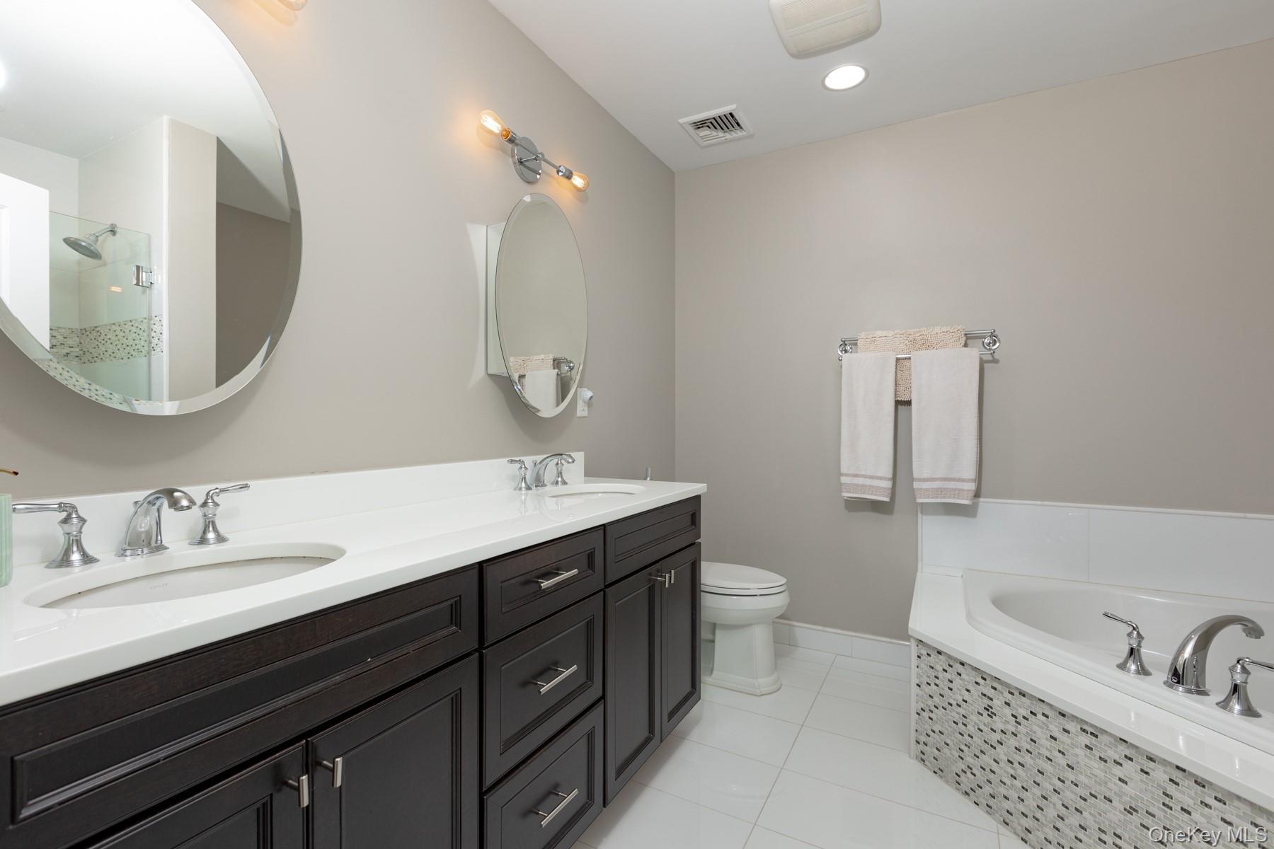 5 Rosebud Lane, Babylon, NY 11702