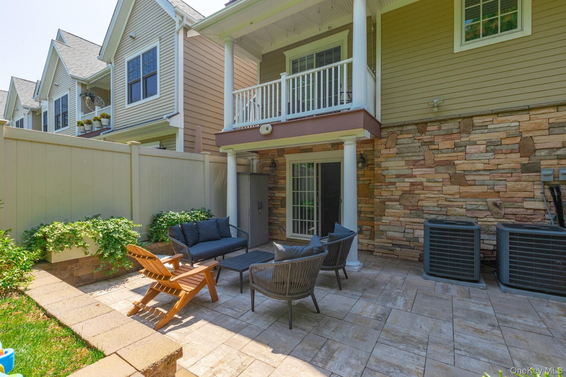 5 Rosebud Lane, Babylon, NY 11702