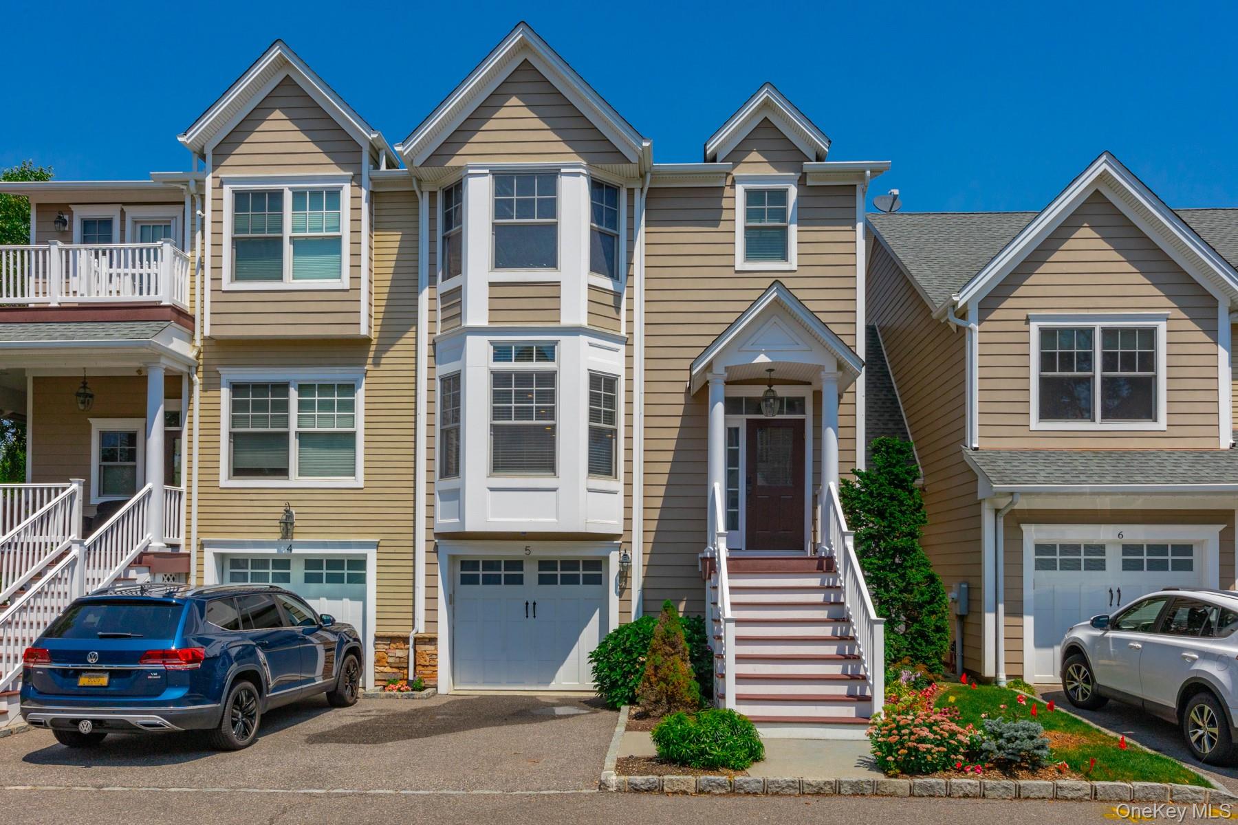 5 Rosebud Lane, Babylon, NY 11702