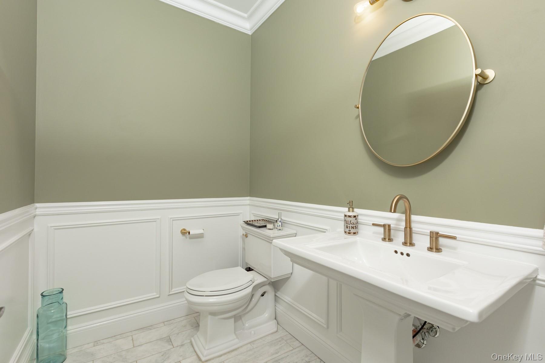 5 Rosebud Lane, Babylon, NY 11702