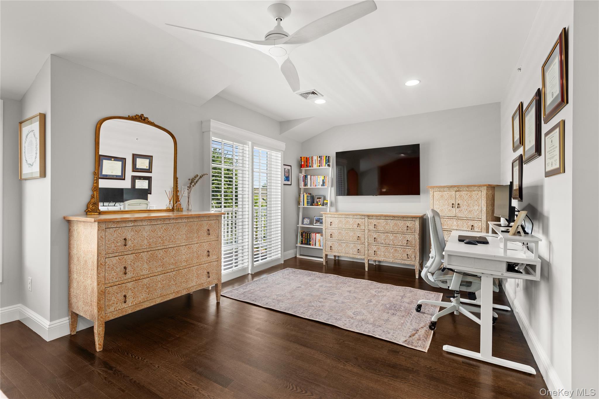 5 Rosebud Lane, Babylon, NY 11702