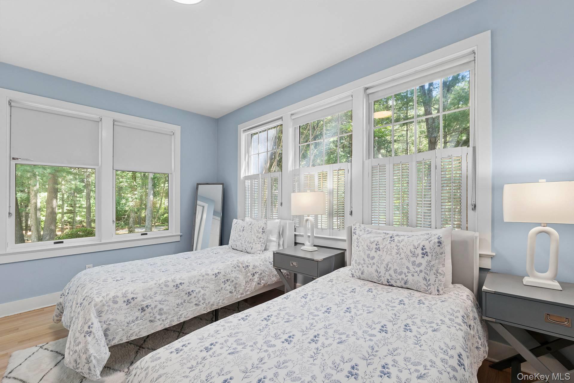 5 Spread Oak Lane, East Hampton, NY 11937