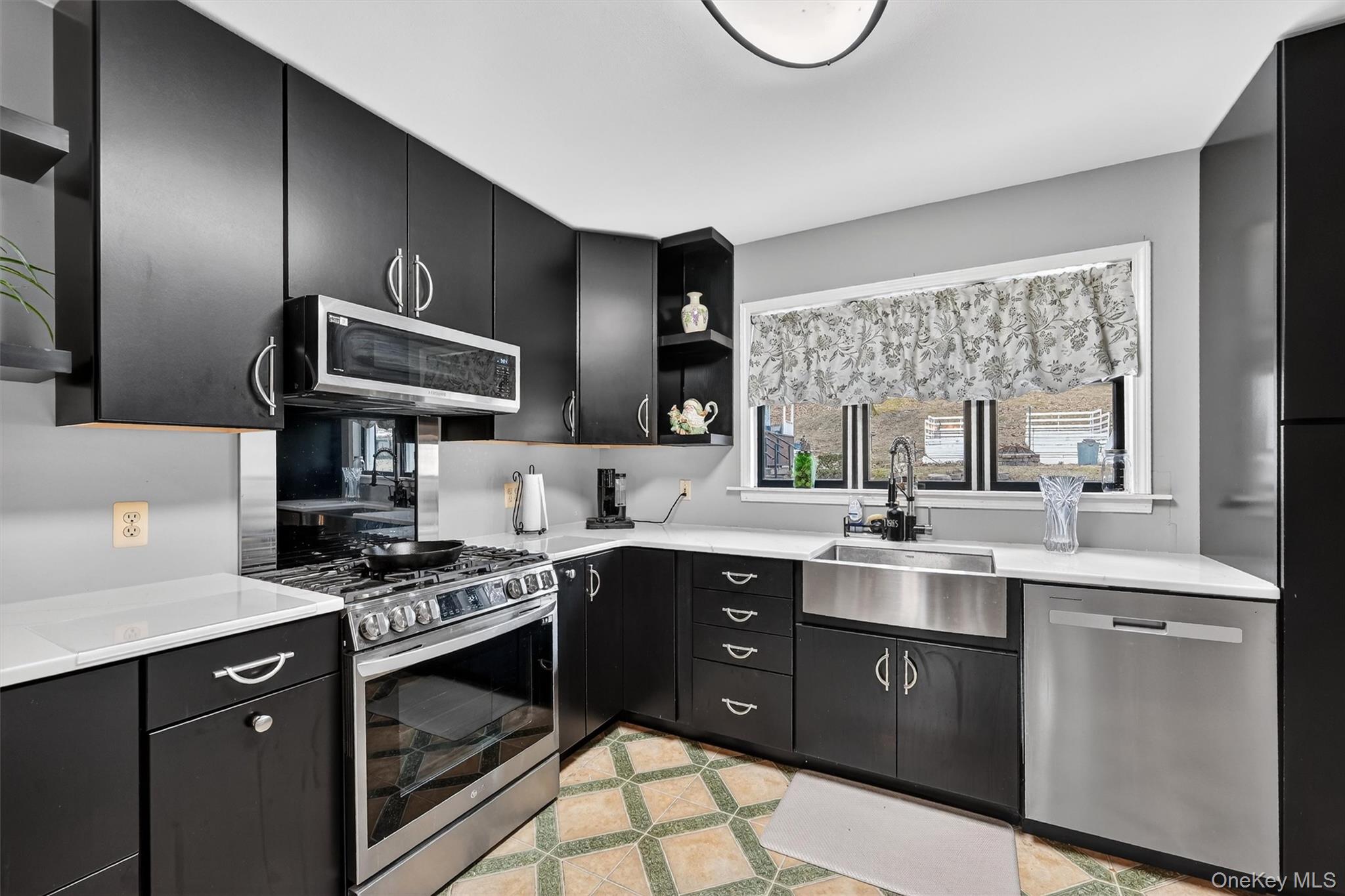 385 Route 284, Westtown, NY 10998