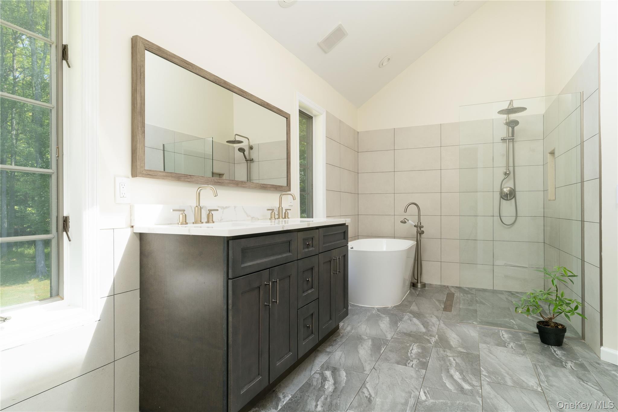 27 Valenza Lane, Blauvelt, NY 10913