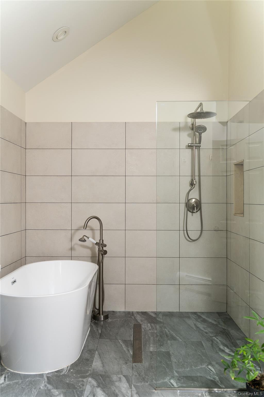 27 Valenza Lane, Blauvelt, NY 10913