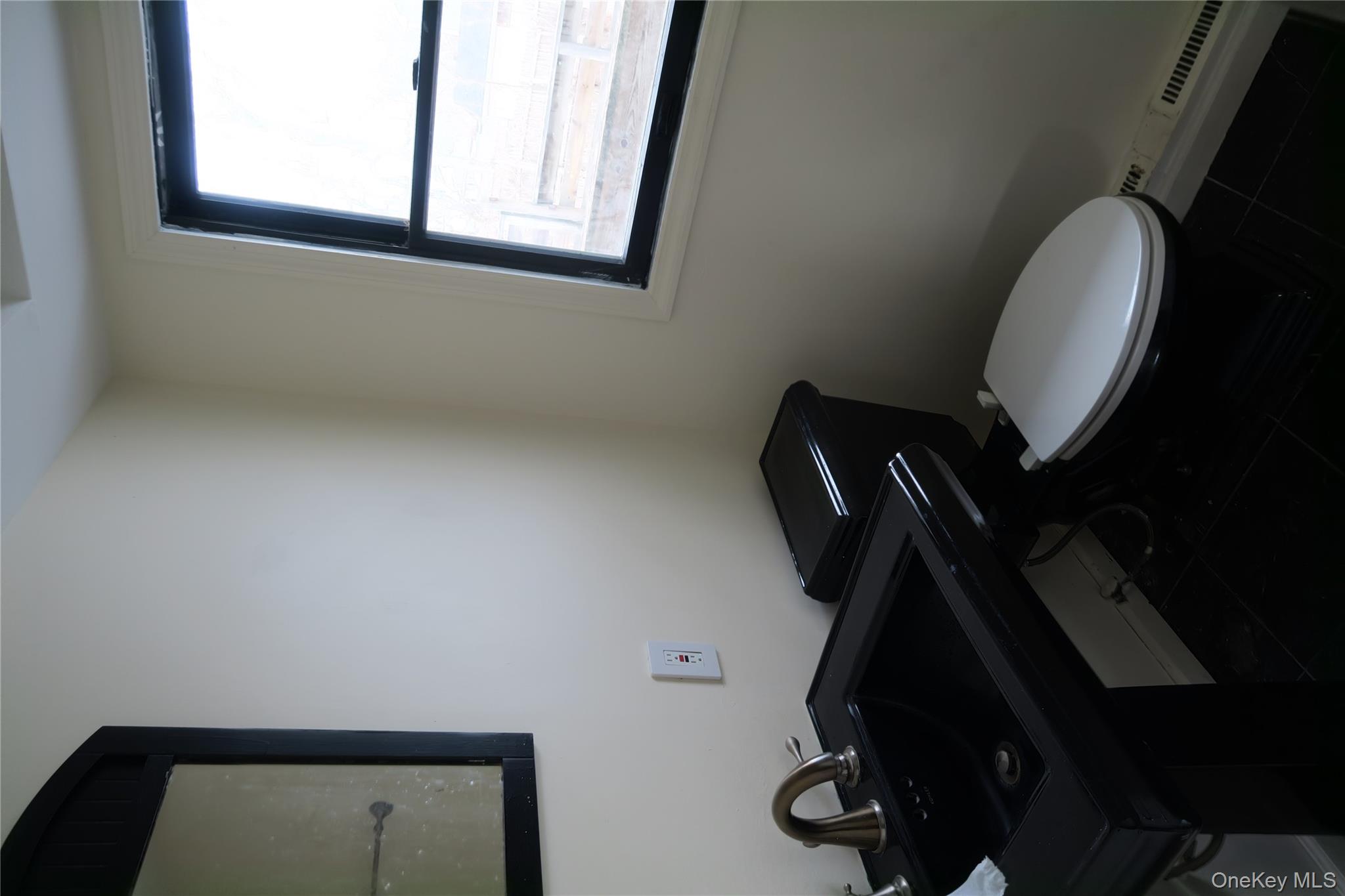 173 Aspen Road, Mastic Beach, NY 11951