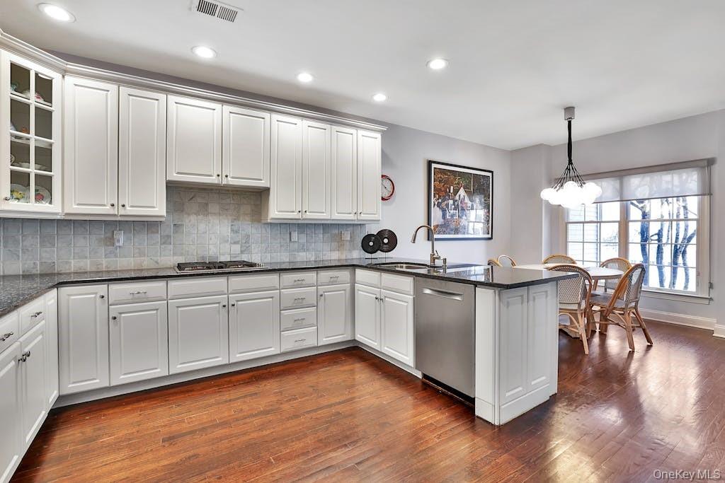 8 Caruso Place, Armonk, NY 10504