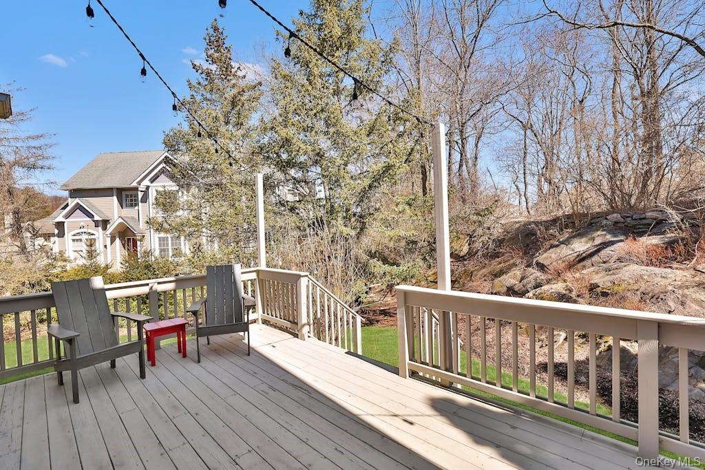 8 Caruso Place, Armonk, NY 10504