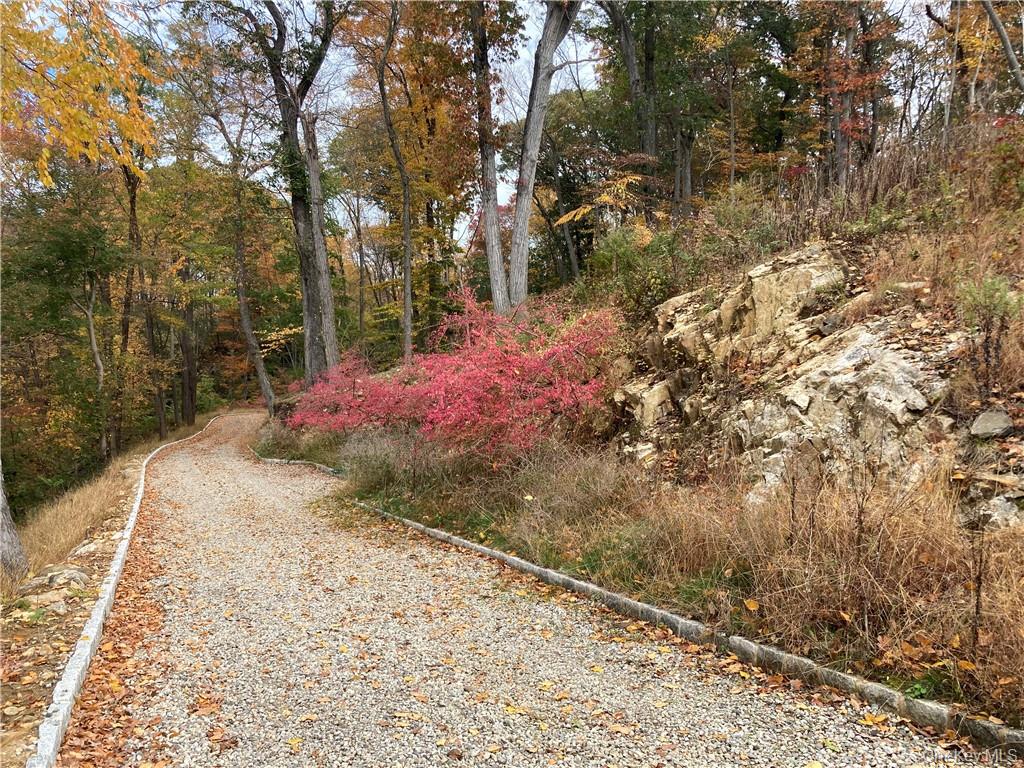 6 Duffys Bridge Road, Katonah, NY 10536