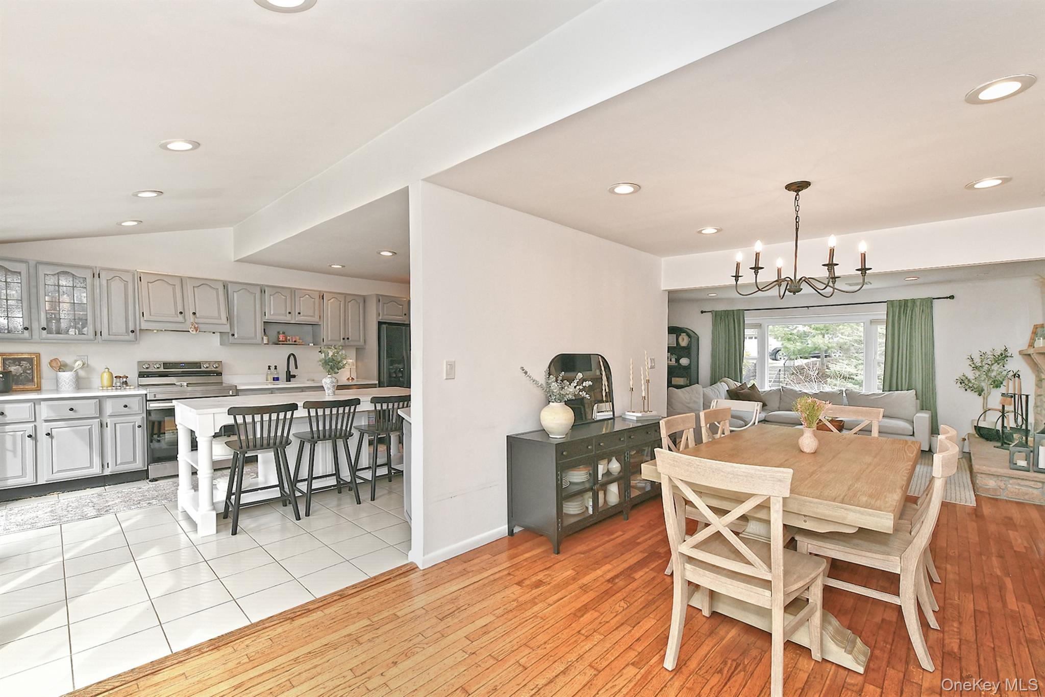 8 Sherwood Drive, Huntington, NY 11743