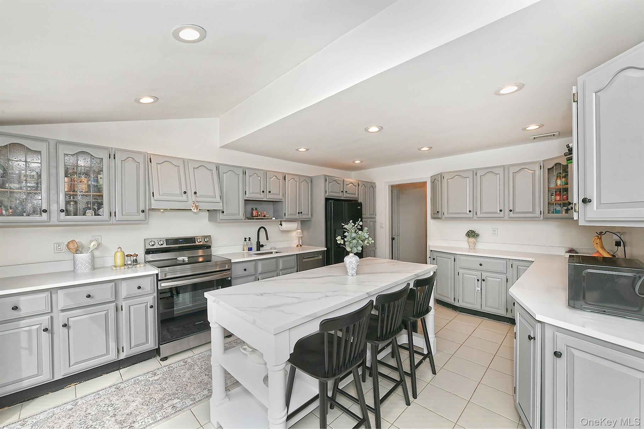 8 Sherwood Drive, Huntington, NY 11743