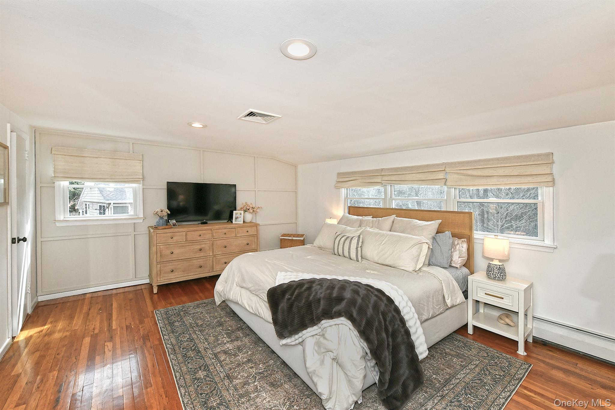 8 Sherwood Drive, Huntington, NY 11743