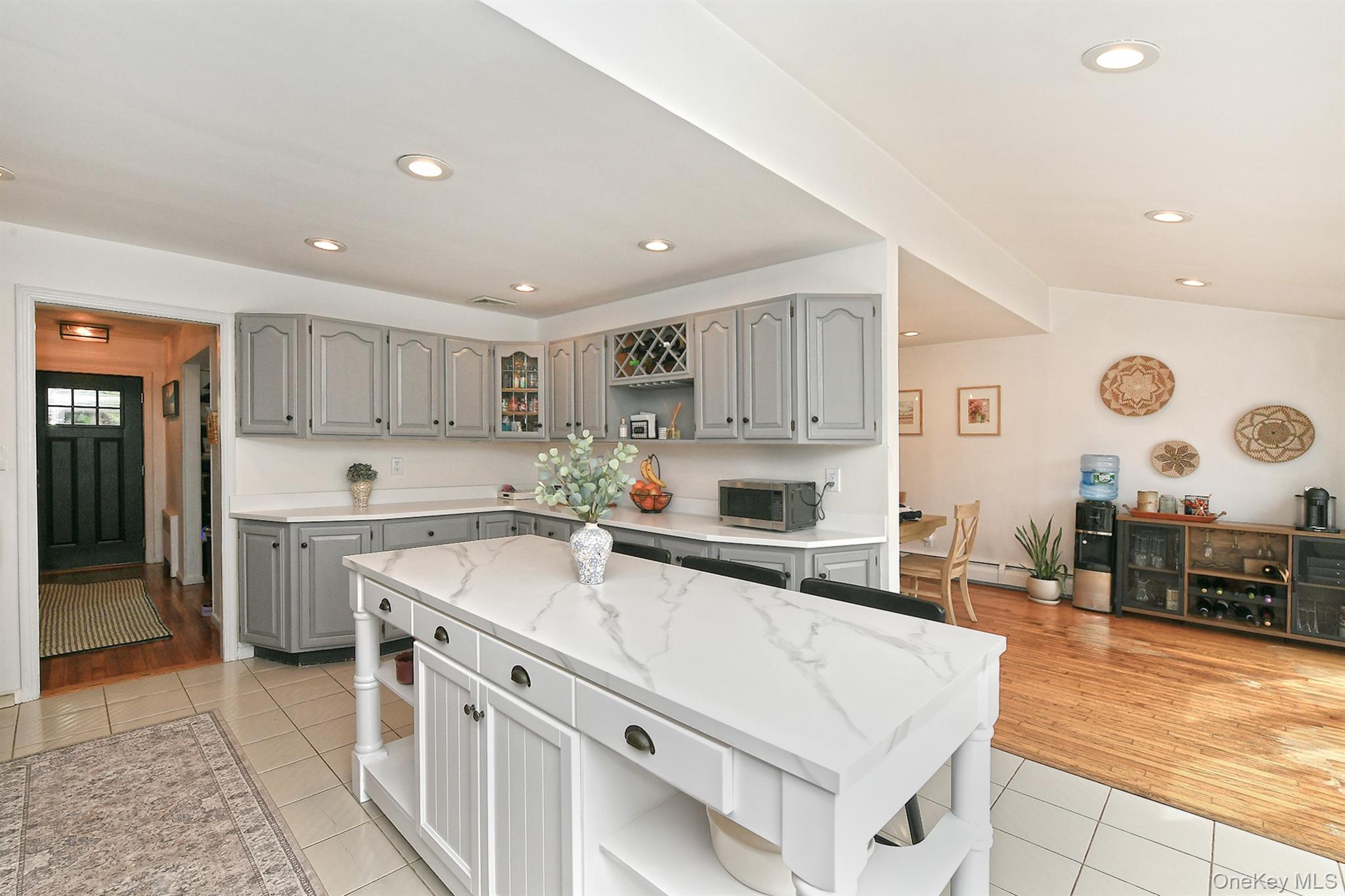 8 Sherwood Drive, Huntington, NY 11743