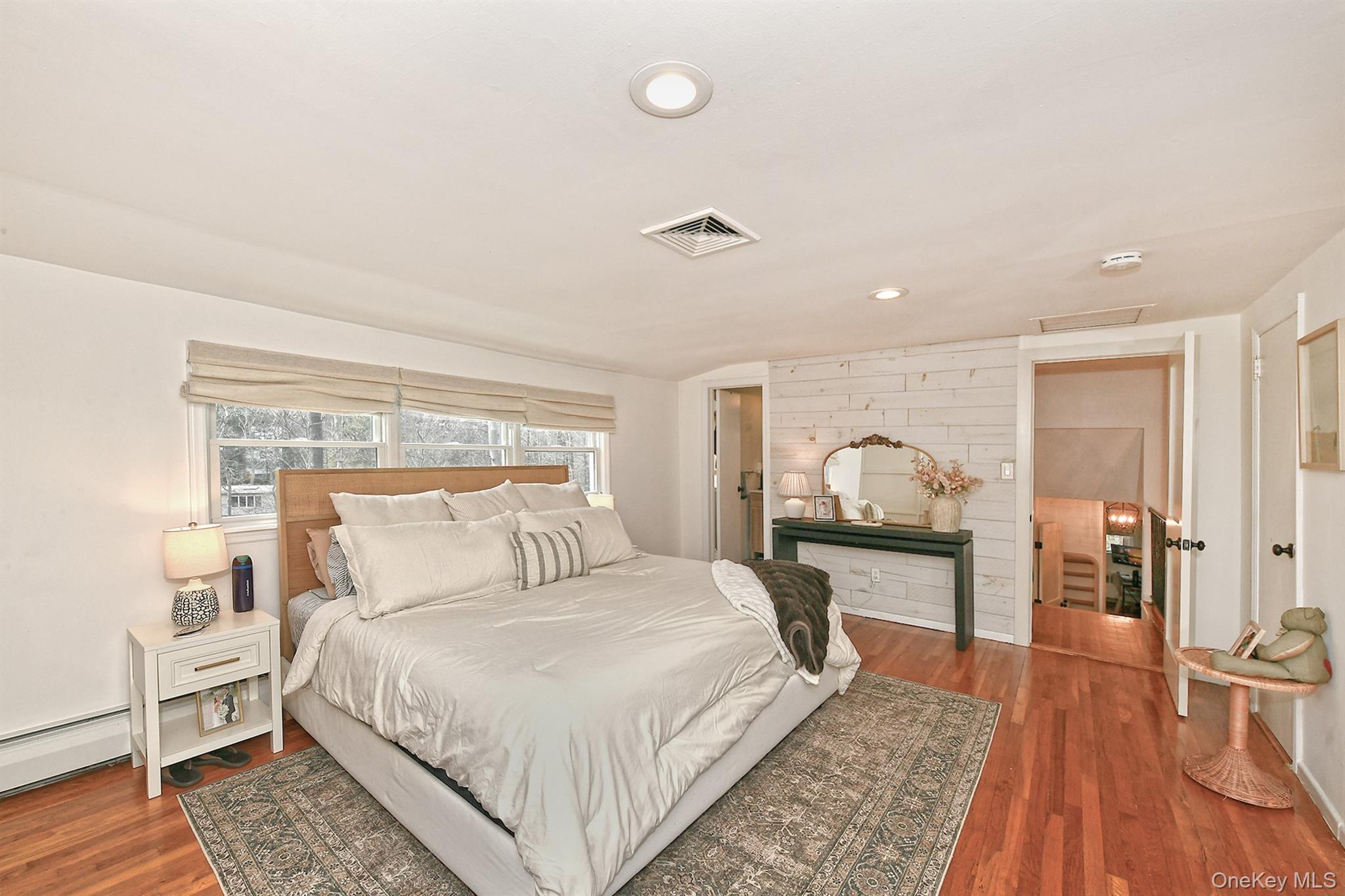 8 Sherwood Drive, Huntington, NY 11743