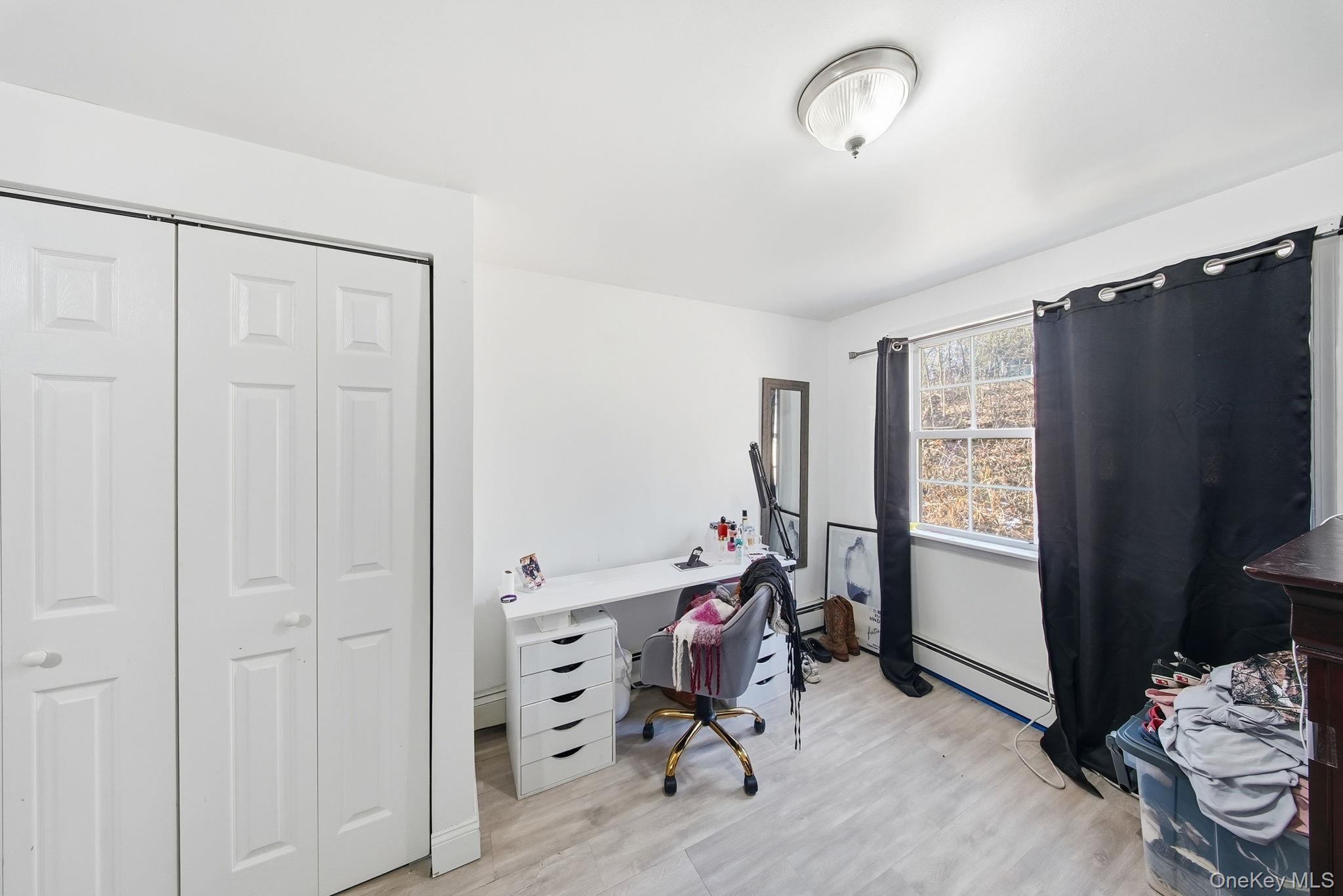 4 Old Road, Cuddebackville, NY 12729