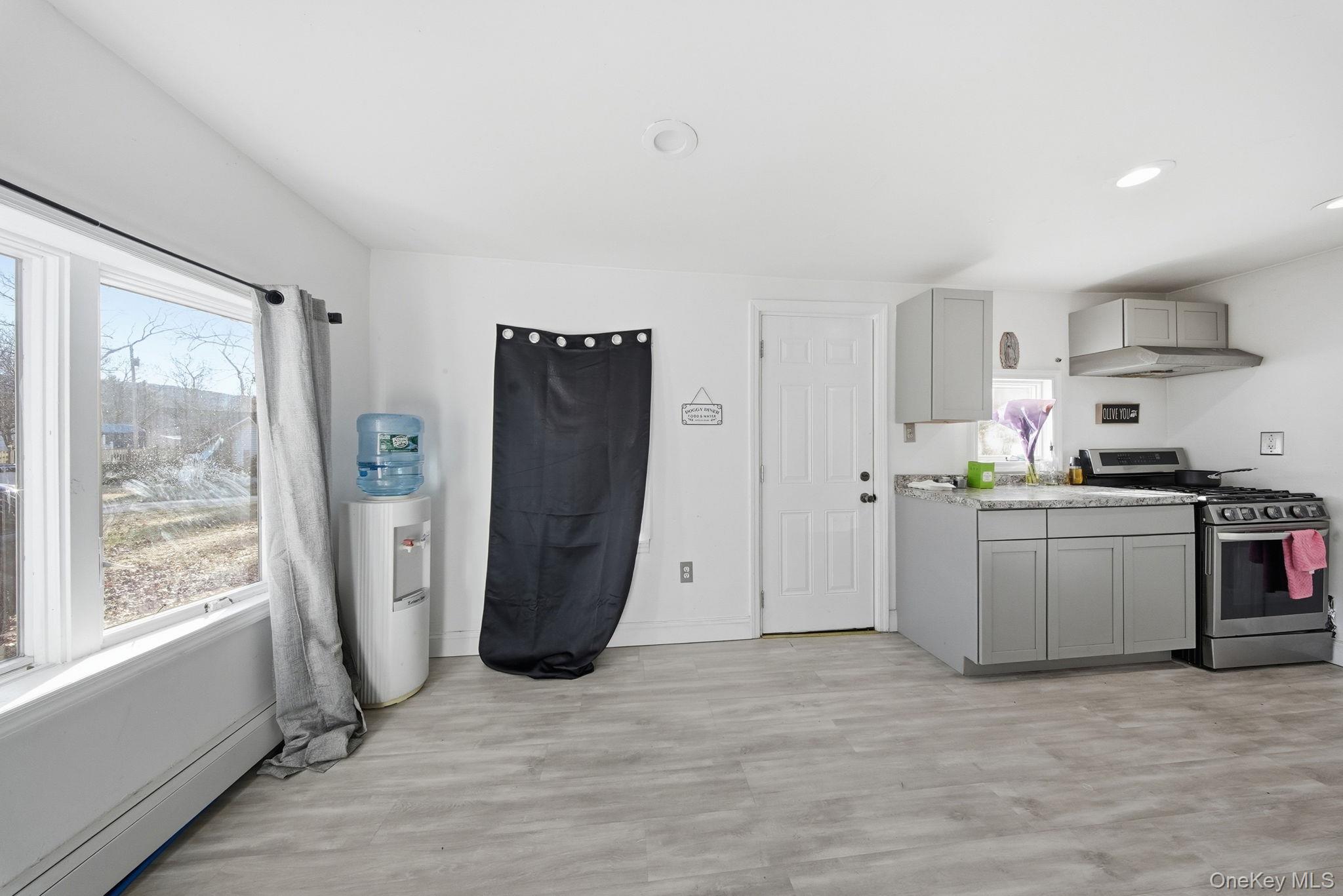 4 Old Road, Cuddebackville, NY 12729