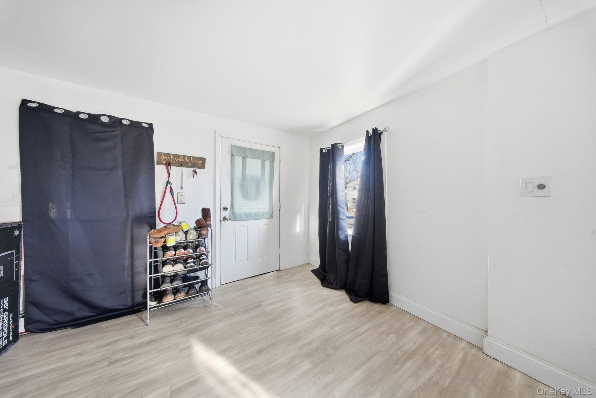 4 Old Road, Cuddebackville, NY 12729