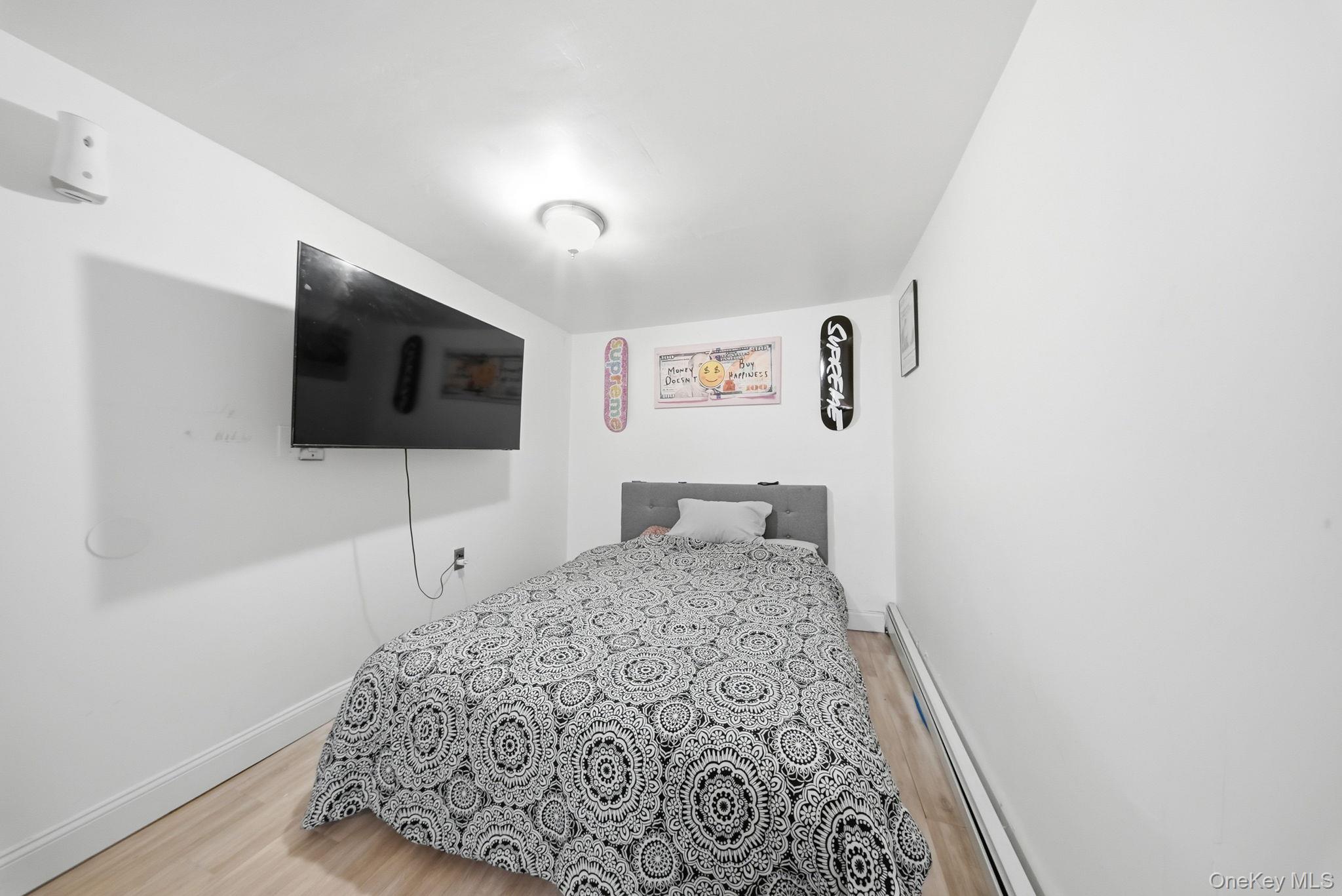 4 Old Road, Cuddebackville, NY 12729