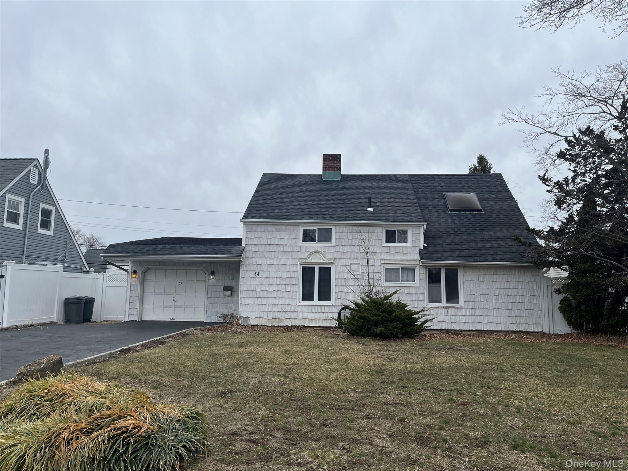 54 Ramble Lane, Levittown, NY 11756