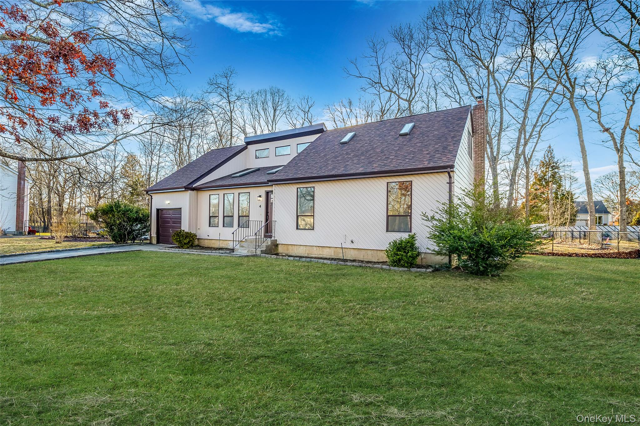 4 Rainbow Court, Middle Island, NY 11953