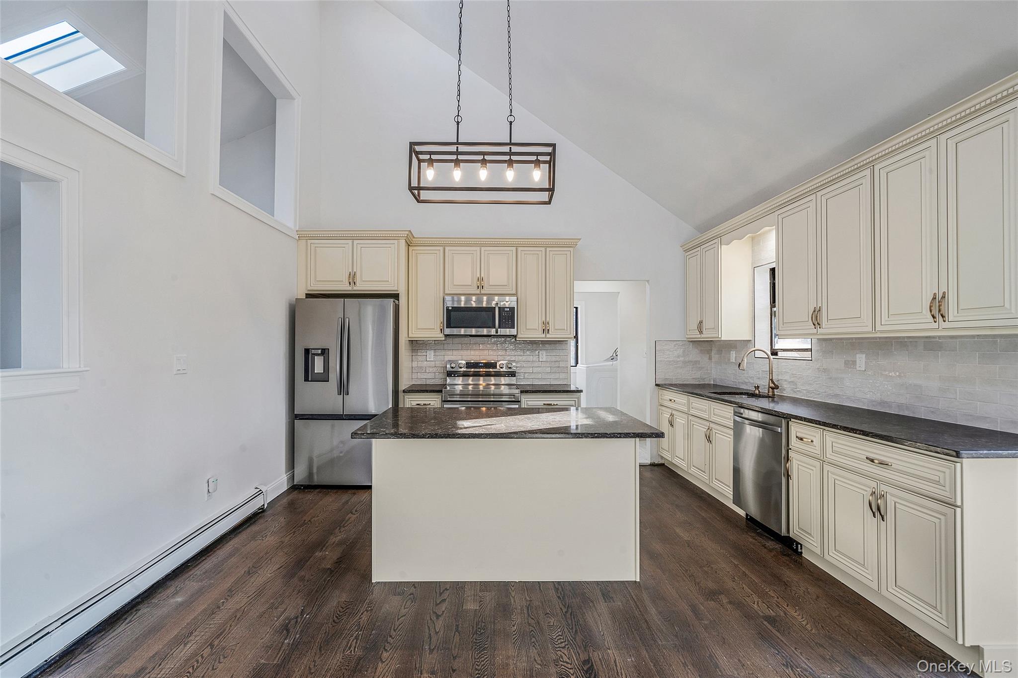 4 Rainbow Court, Middle Island, NY 11953