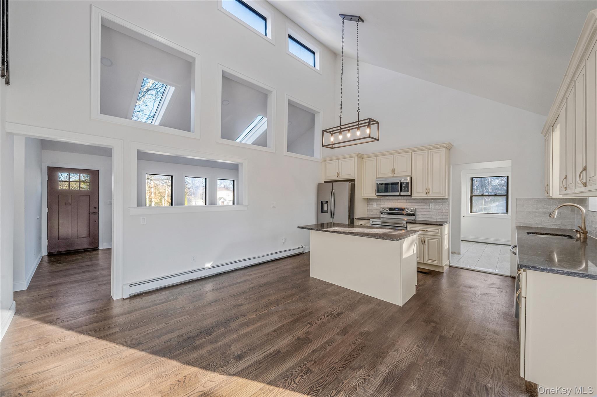 4 Rainbow Court, Middle Island, NY 11953