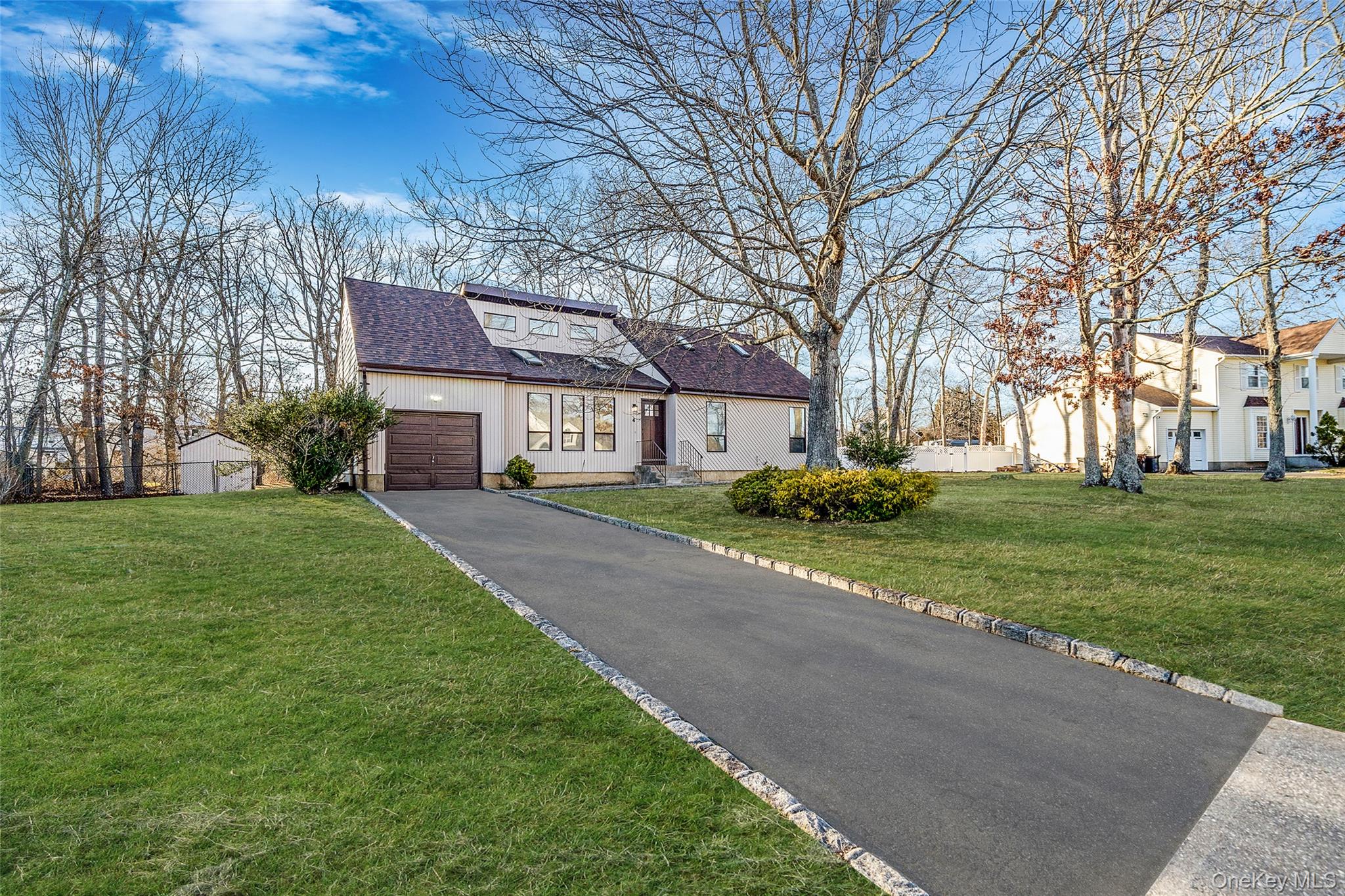 4 Rainbow Court, Middle Island, NY 11953