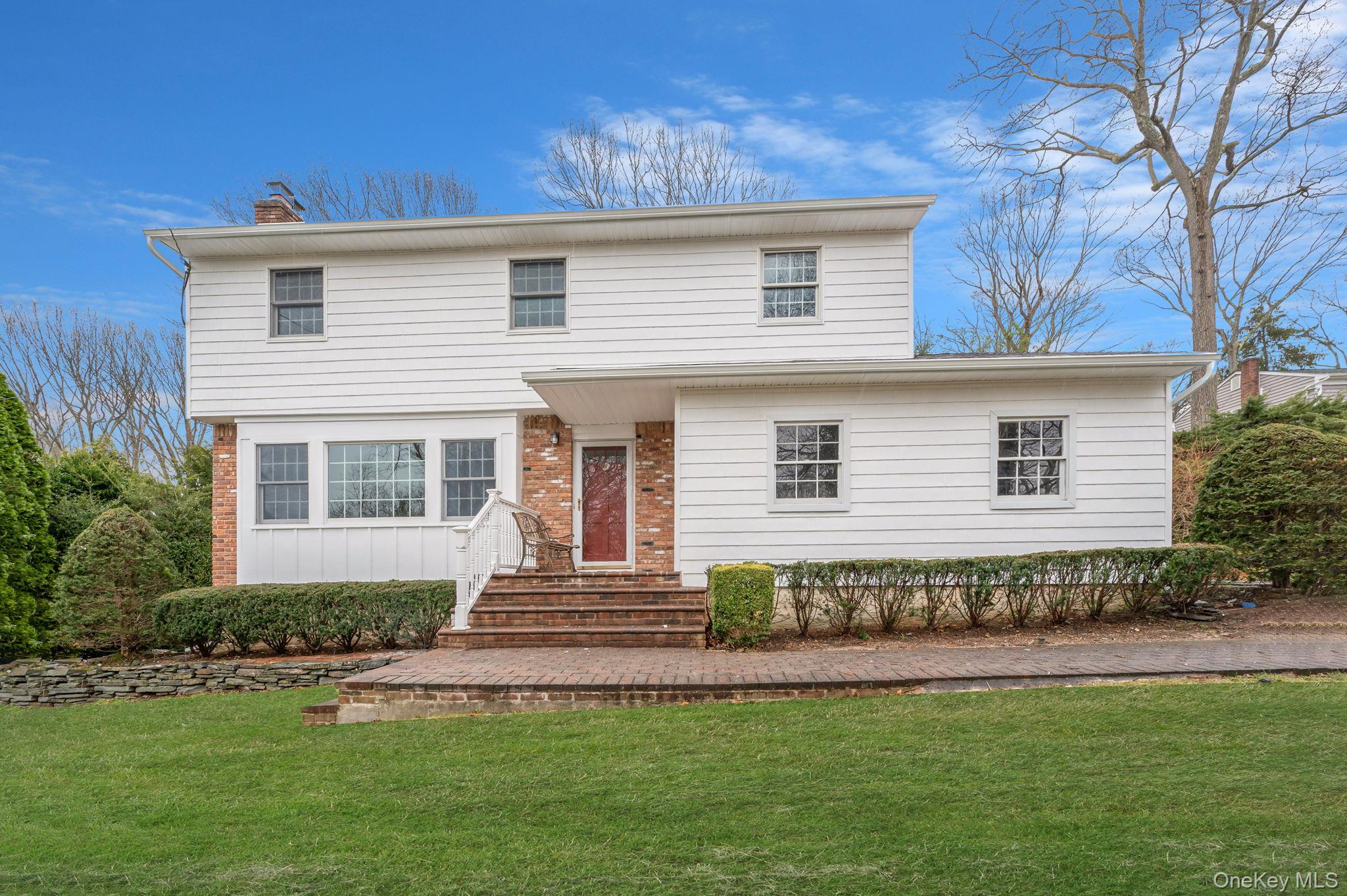 7 Spruce Court, Huntington, NY 11743