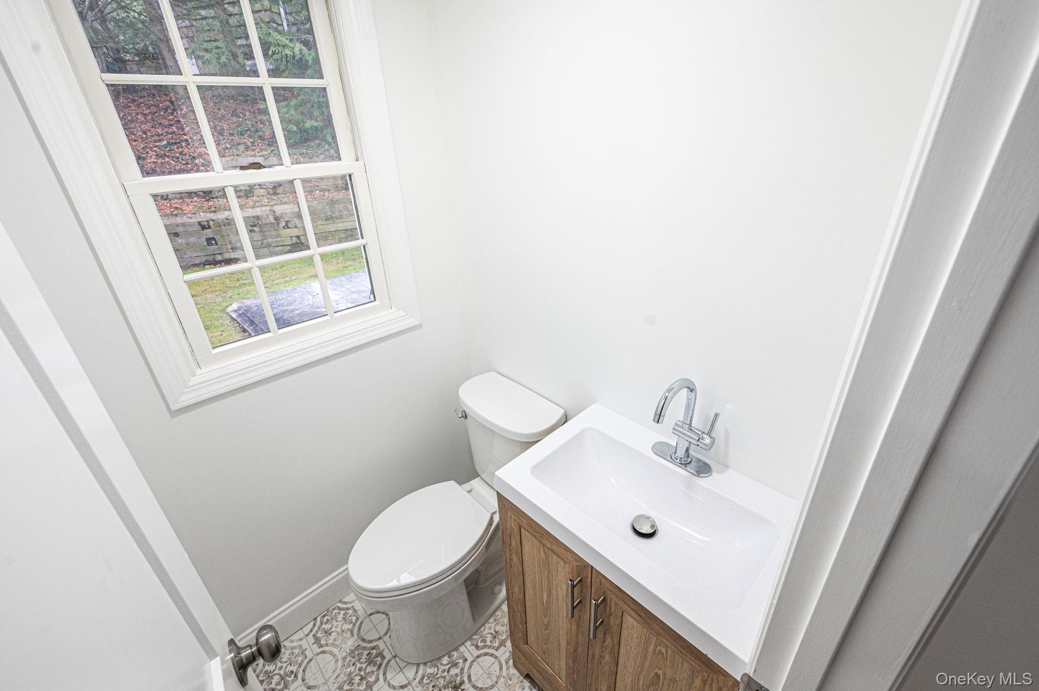 7 Spruce Court, Huntington, NY 11743