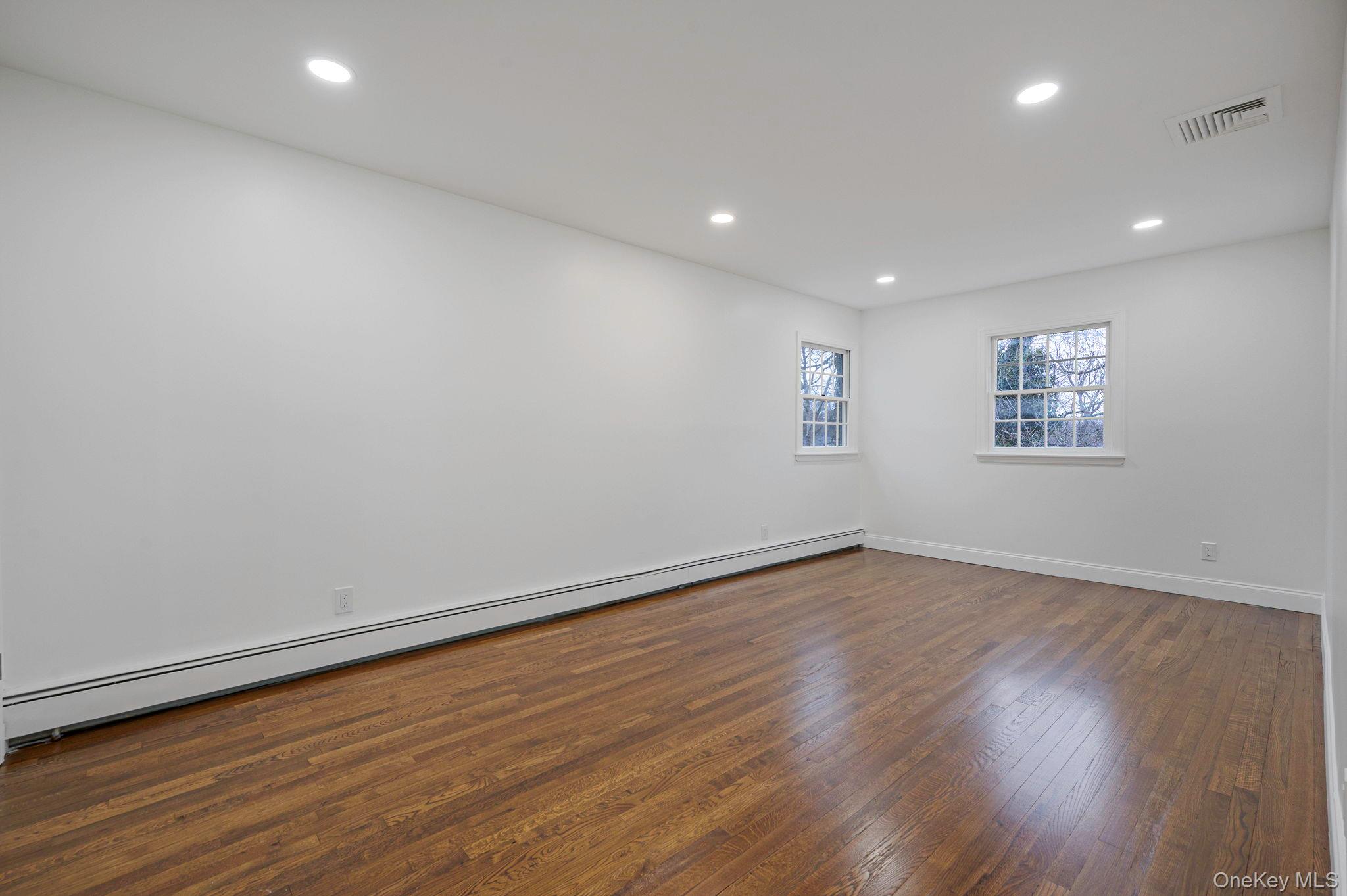 7 Spruce Court, Huntington, NY 11743