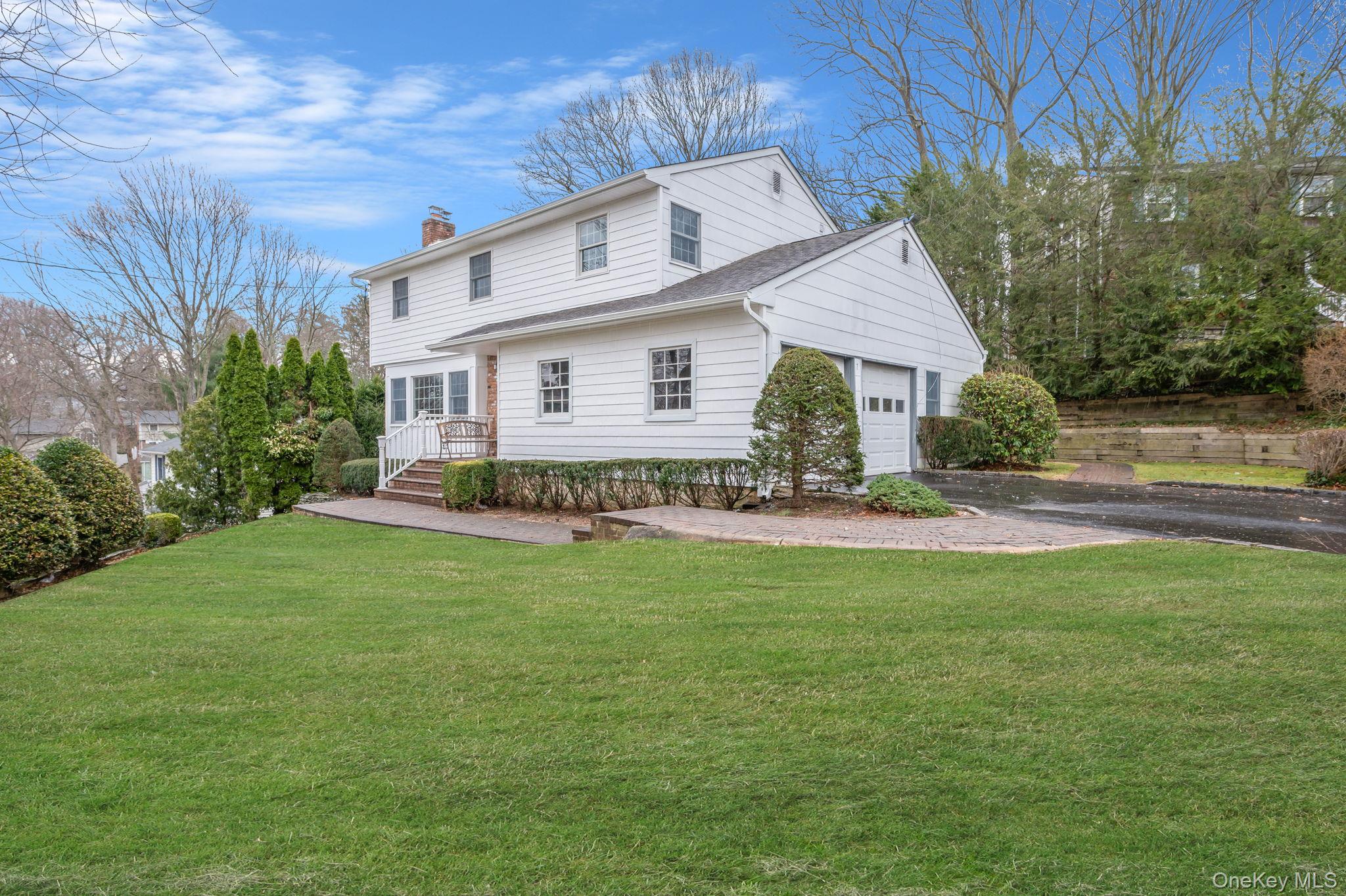 7 Spruce Court, Huntington, NY 11743