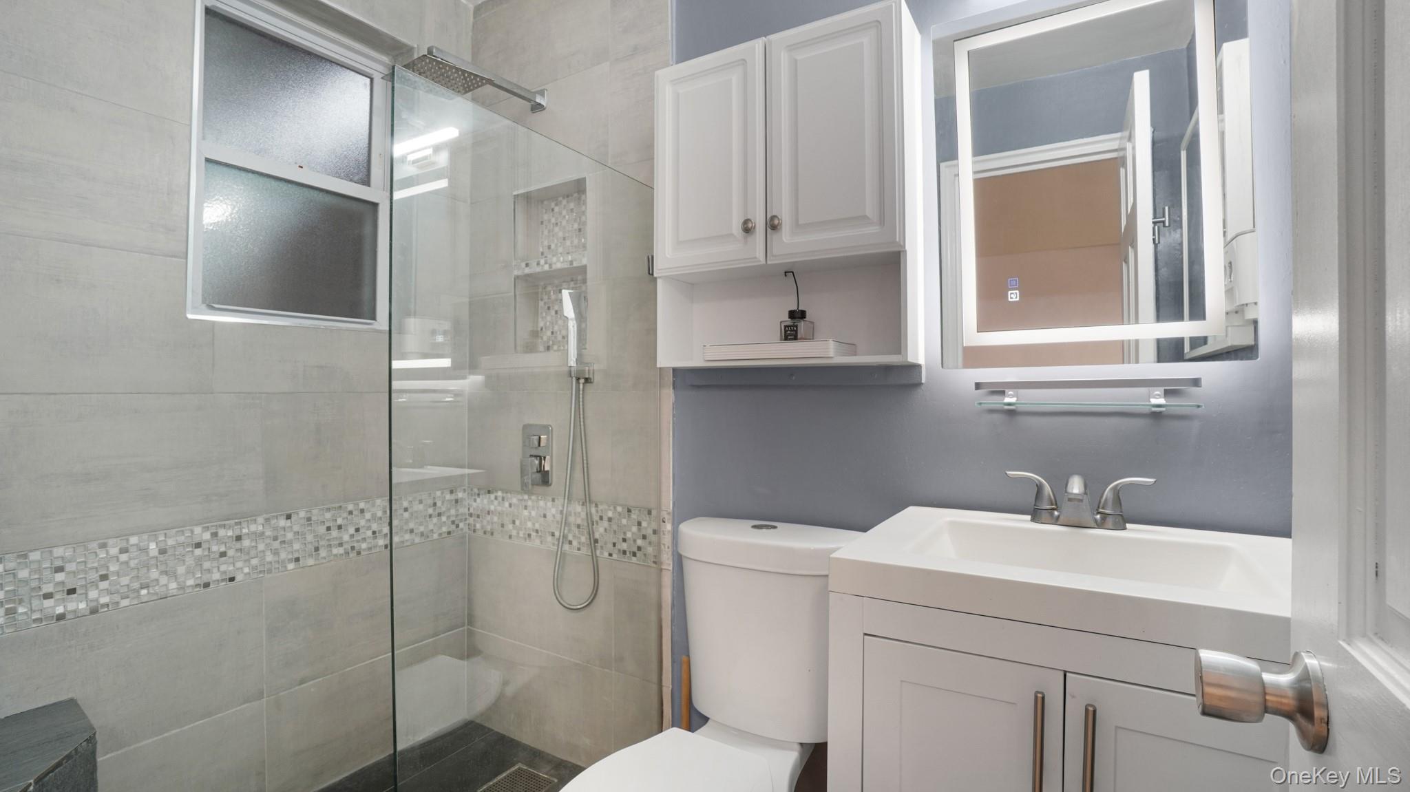 2524 Radcliff Avenue, Bronx, NY 10469