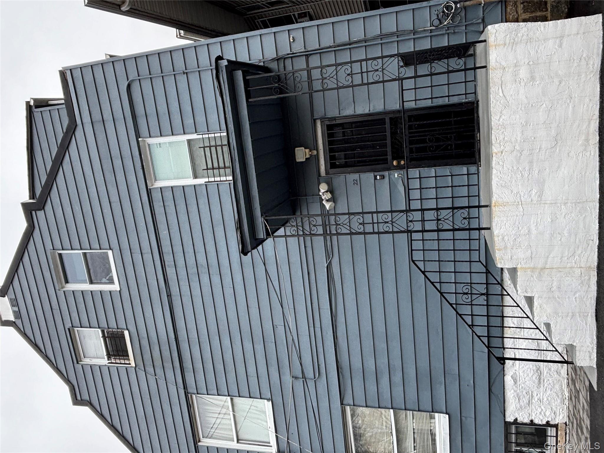 302 S 5th Avenue, Mount Vernon, NY 10550