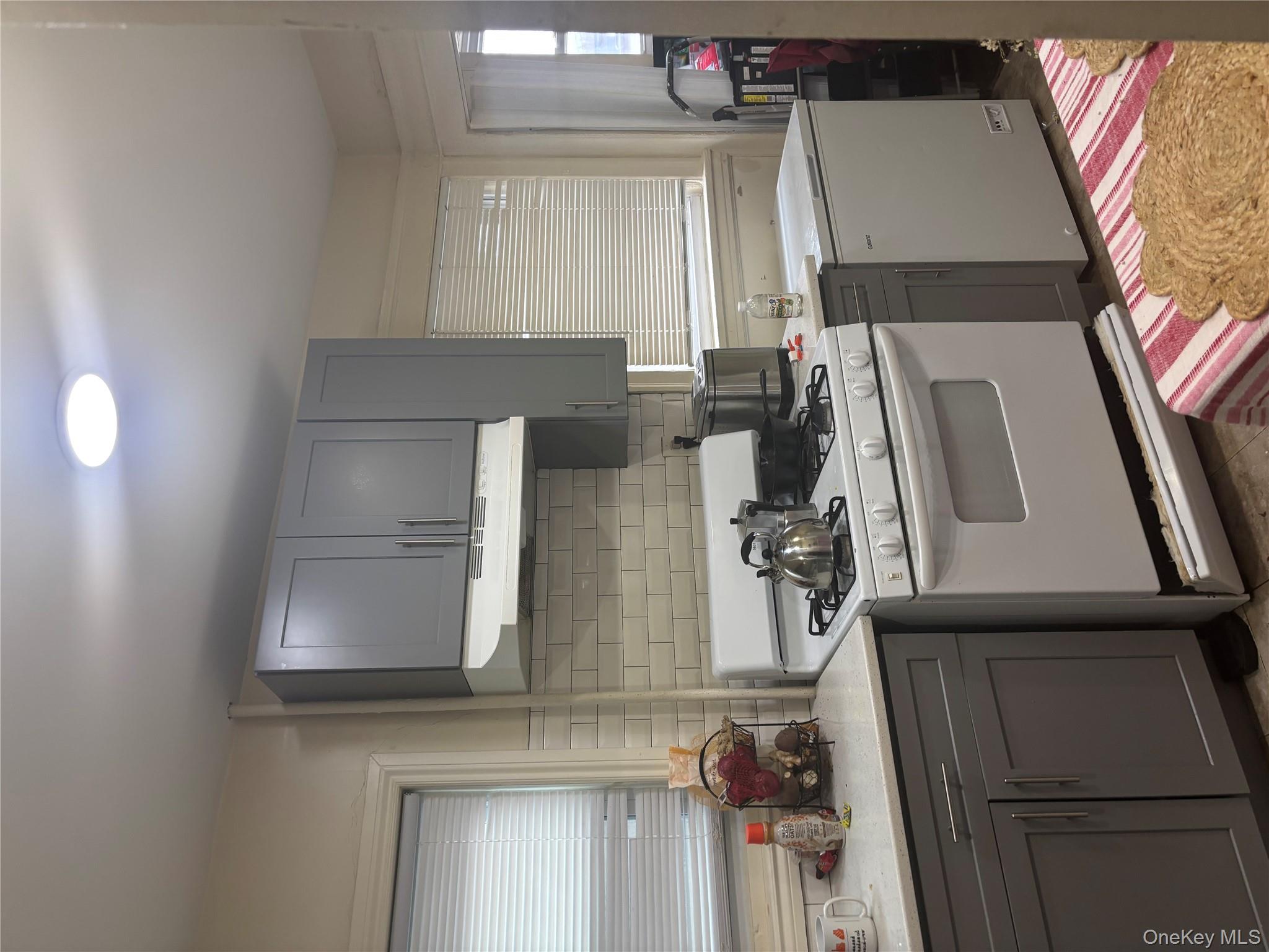 302 S 5th Avenue, Mount Vernon, NY 10550